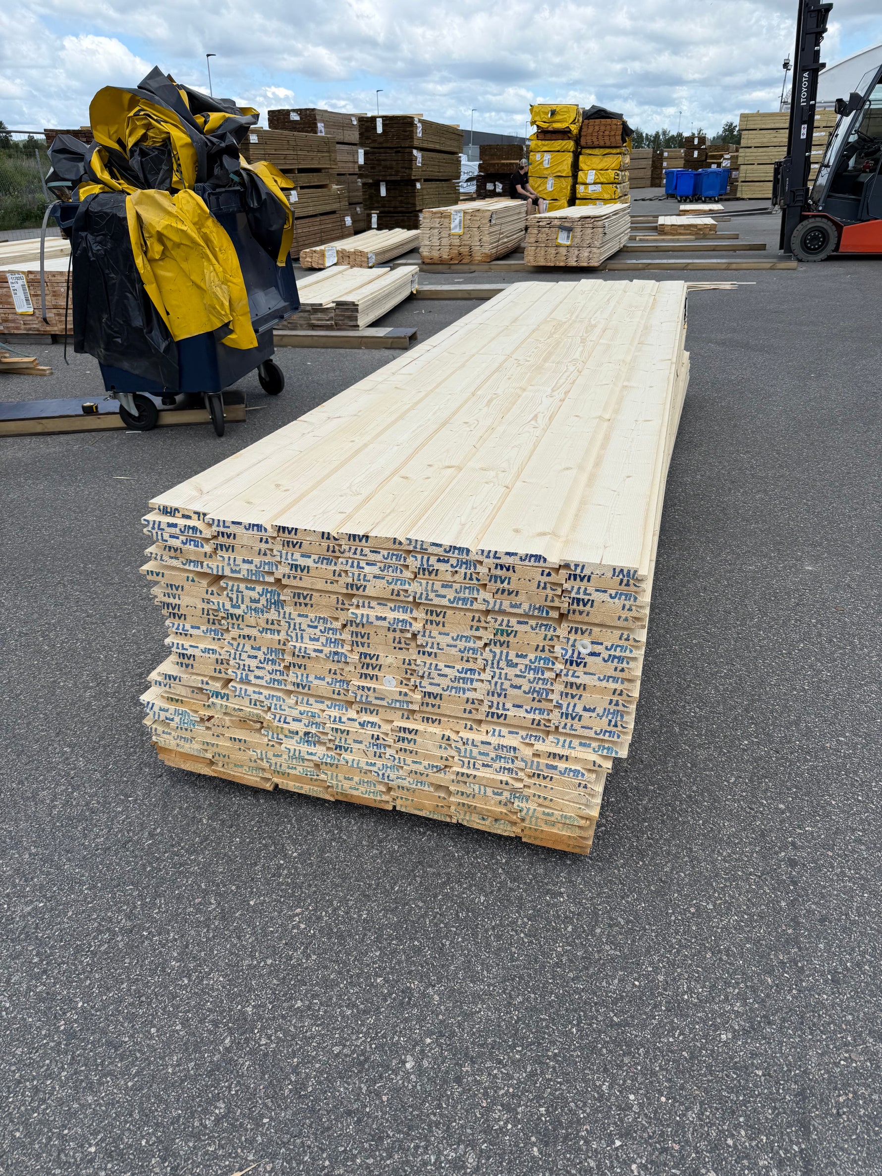 Paket Ytterpanel Enkelfas Halvspont 22x145mm 3.90m Gran 175st