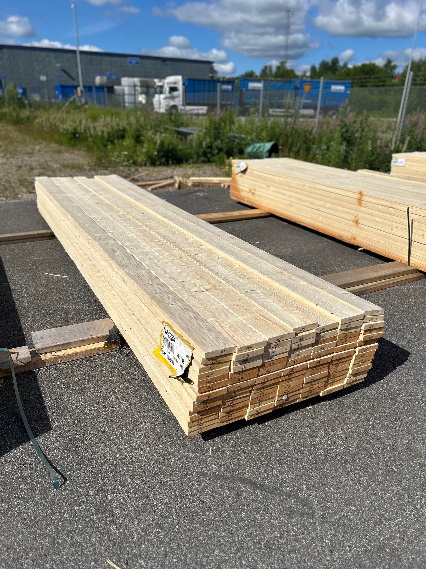 Paket Finsågade Brädor 28x145mm 4.50m 98st Obehandlad