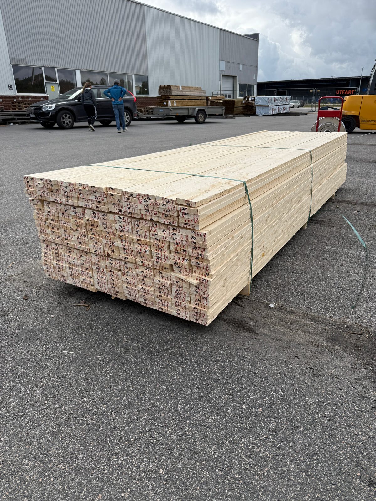 Paket Finsågade Brädor 22x95 mm – 3,60m 275st (Obehandlade)