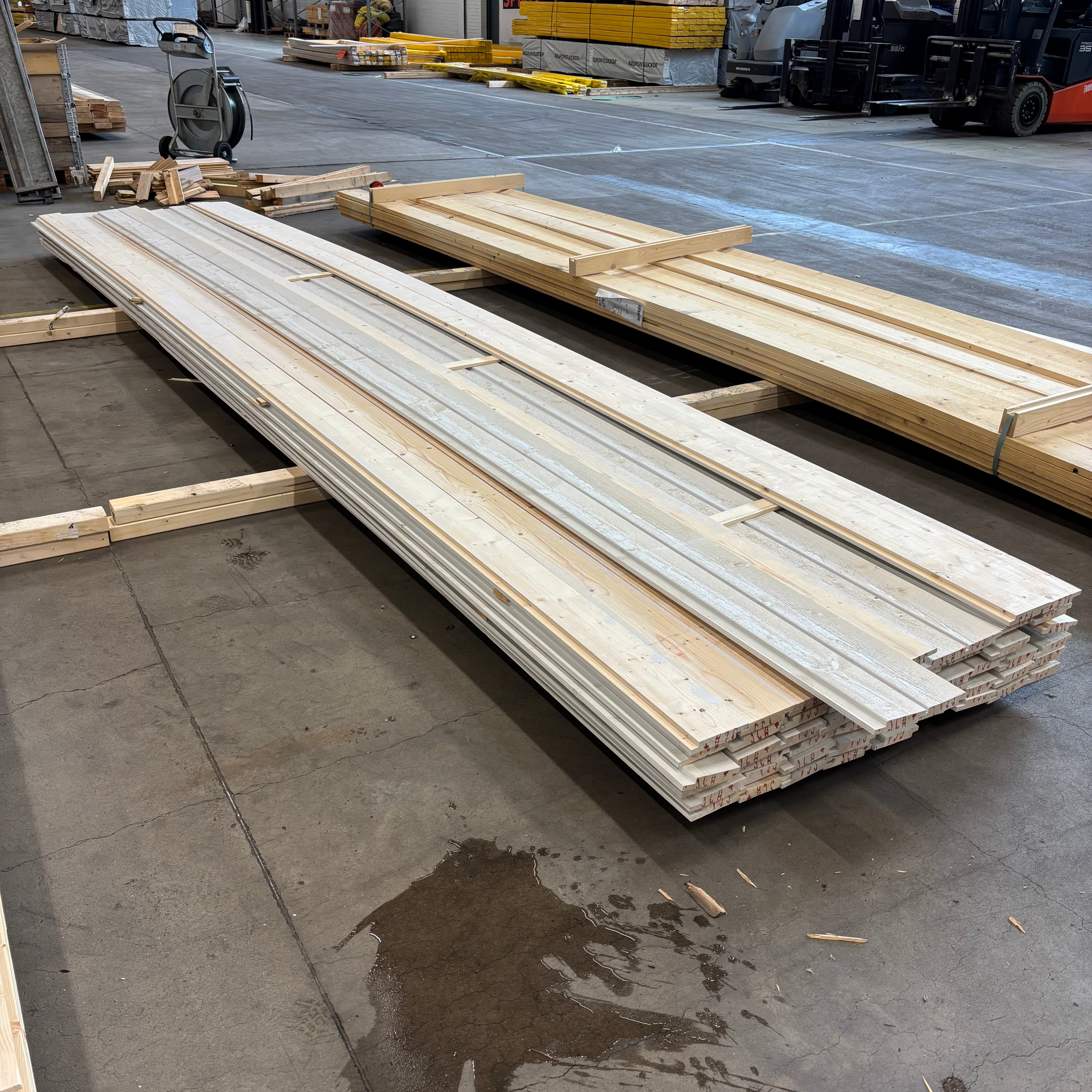 Paket Rak Falsad Spårpanel 22x120mm – 52 st (5,40 m, furu, vitmålad)