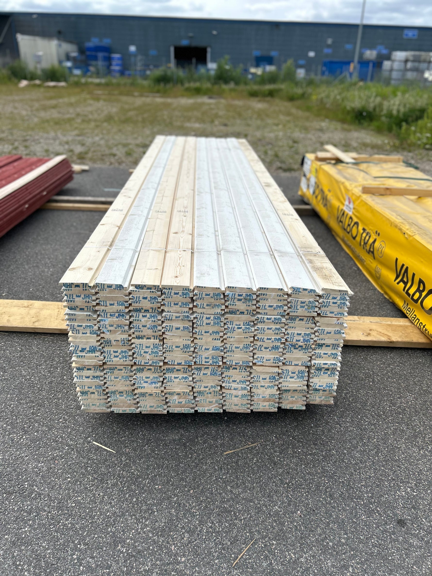 Paket Dubbelfas Halvspont 22x120mm 4.20m Grundmålad 225st