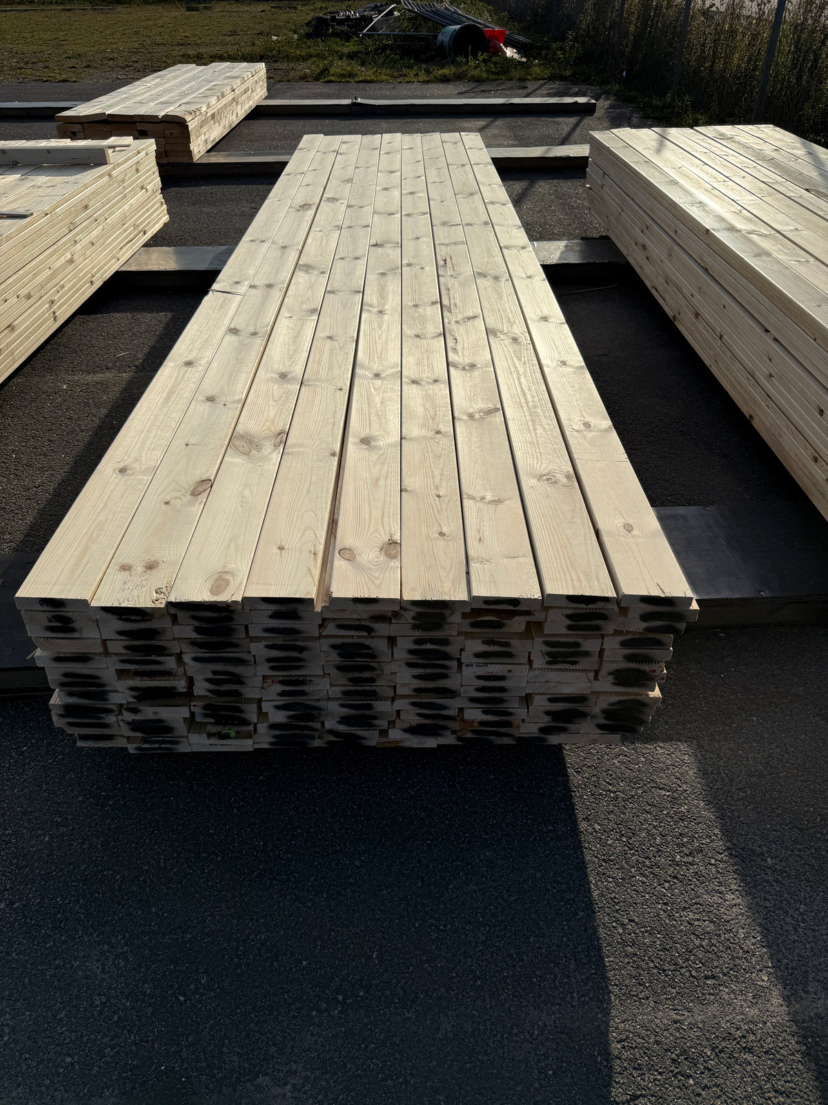 Paket Obehandlad Rillad Furu Trall 28×120 mm (4,50 m) 117 st