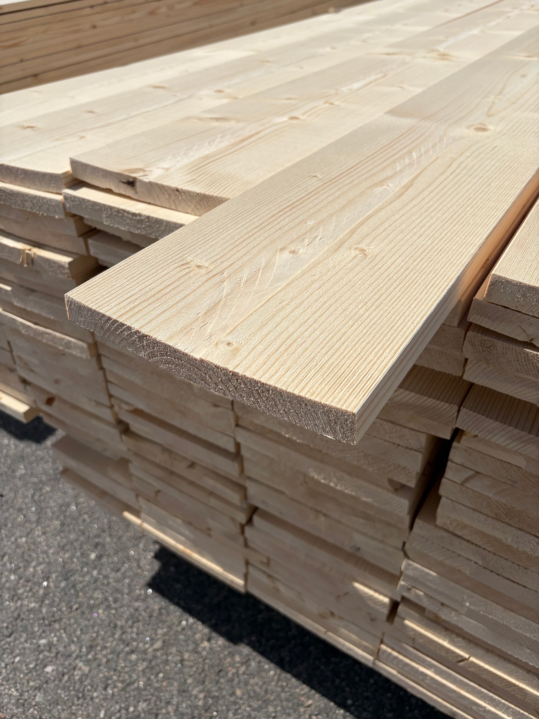 Paket Finsågade Brädor 22x195mm, 130st 3,60–4,20m (Andra sortering)