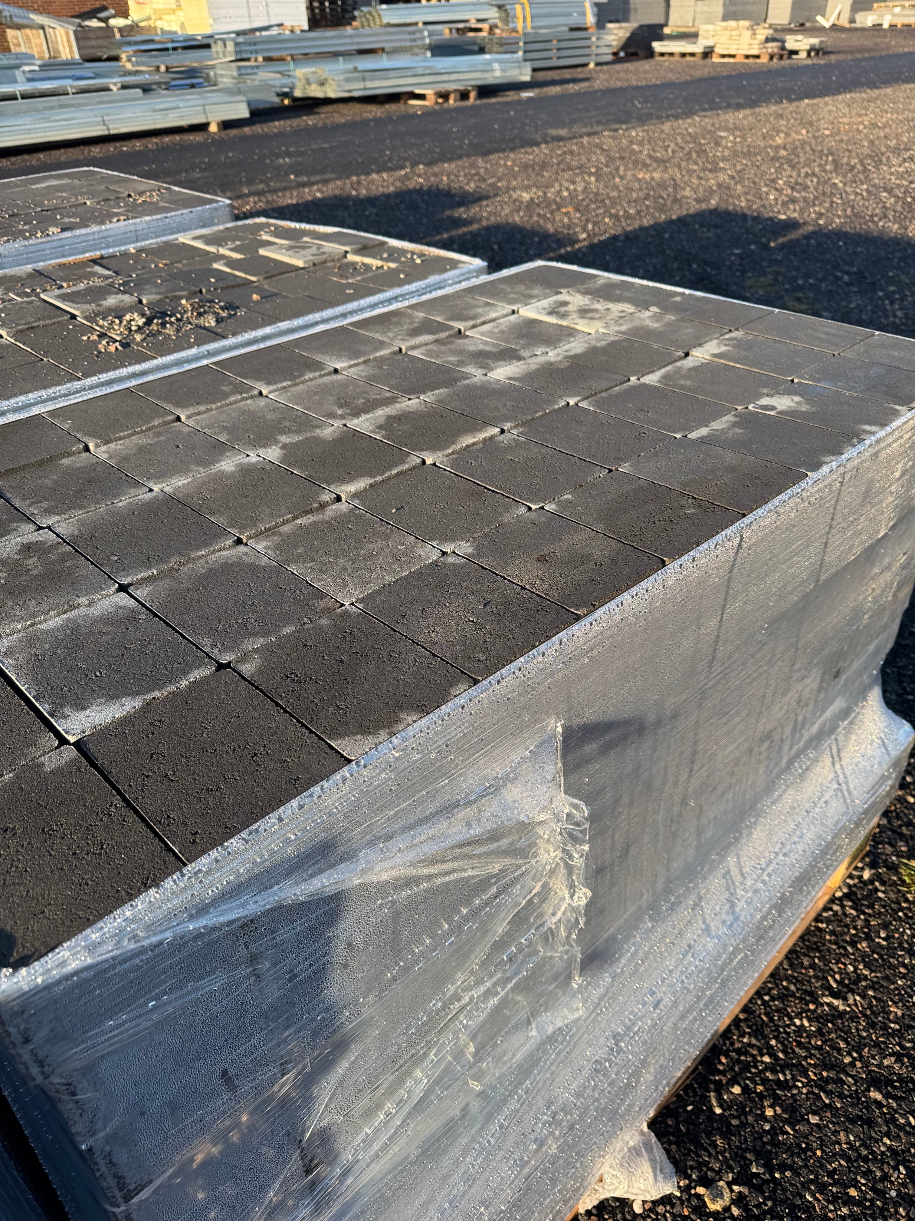 Scala 105x140x70 mm – Antracit 170 kr/kvm (2,5 kr/sten)