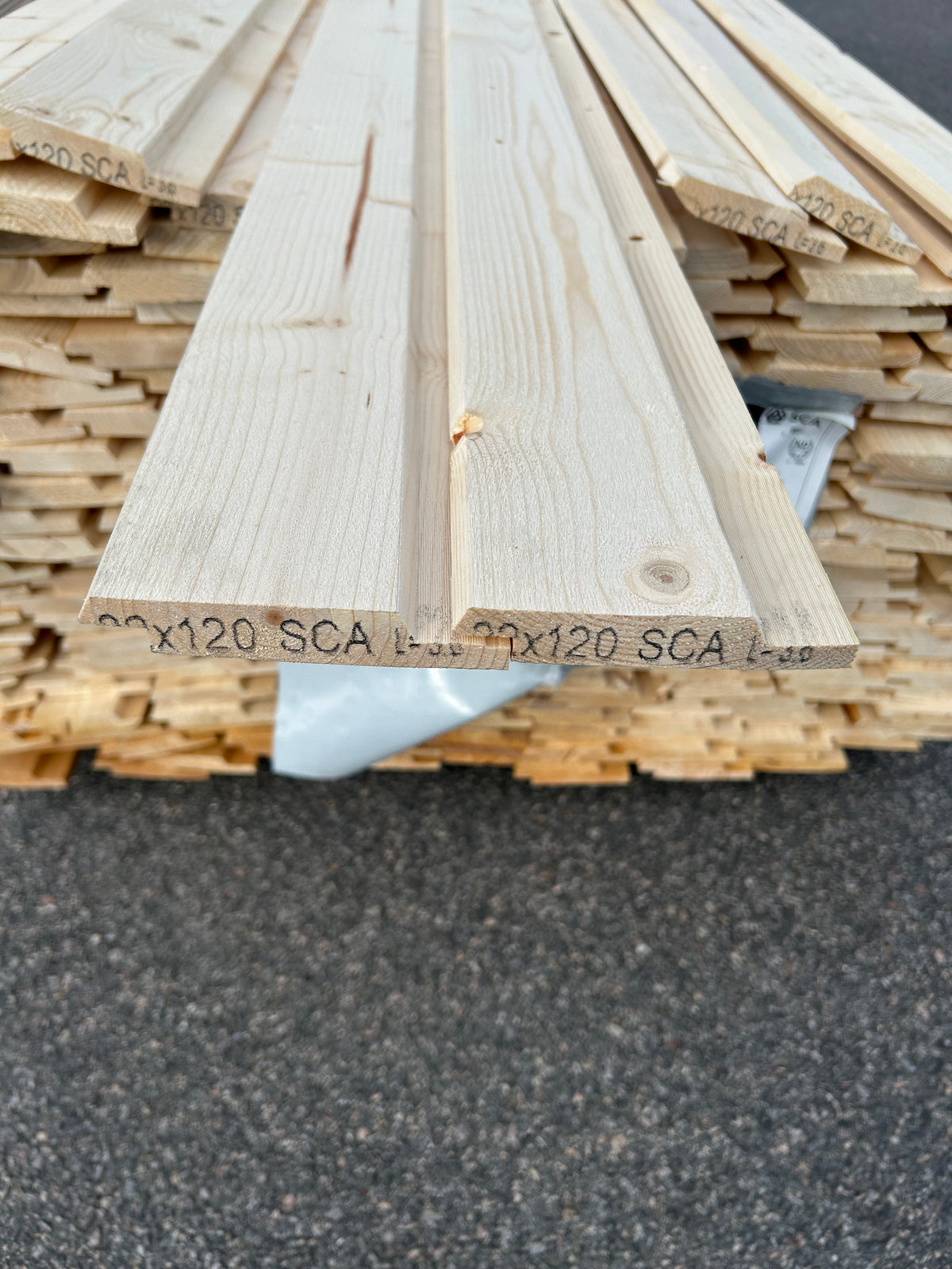 Paket Spårpanel 22x120 mm – 3,60–4,20 m (Andra sortering)