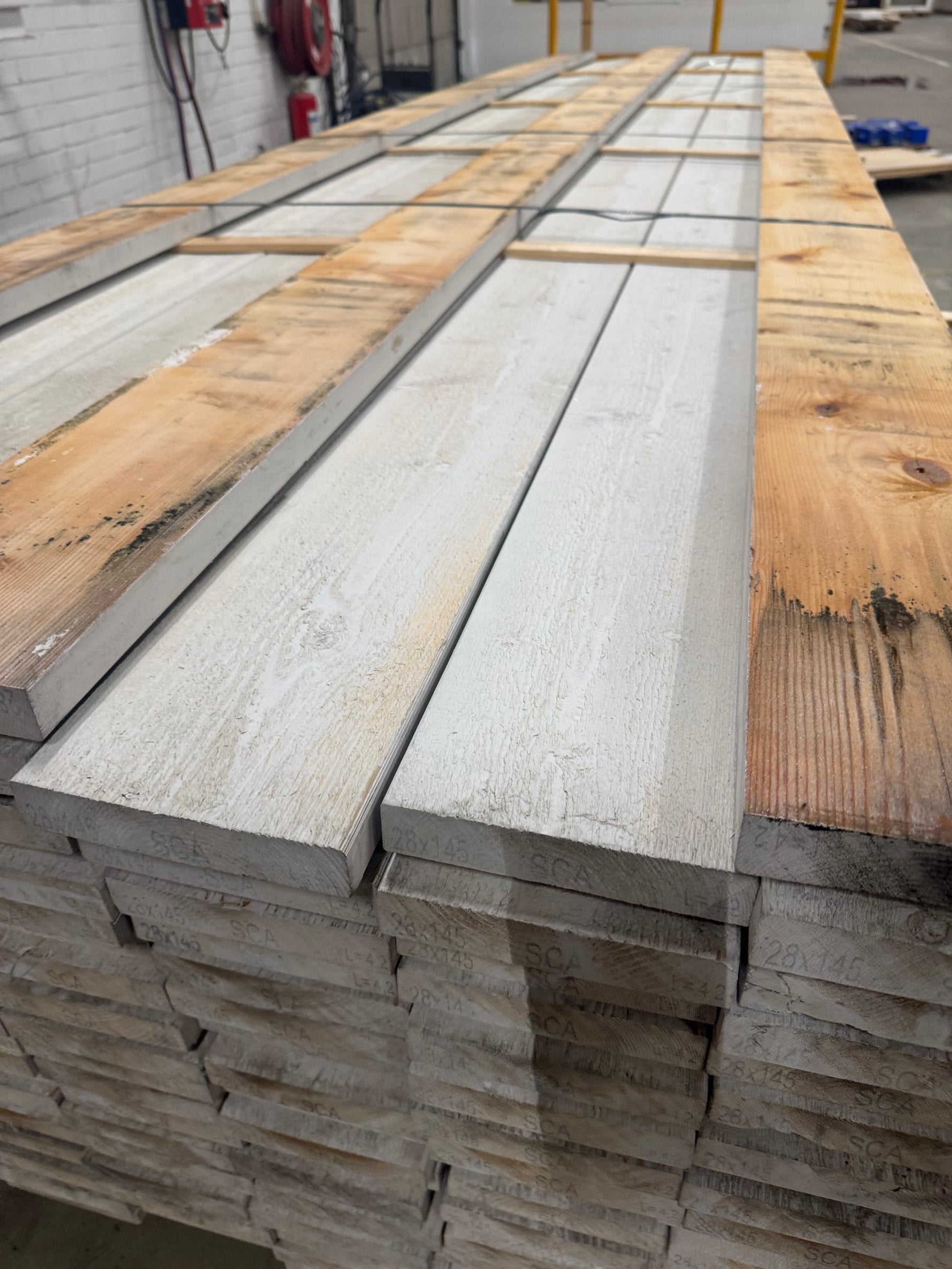 Paket Finsågad Panel 28x145mm- 4.20m, 129st vit/ljusgrå - Spirec
