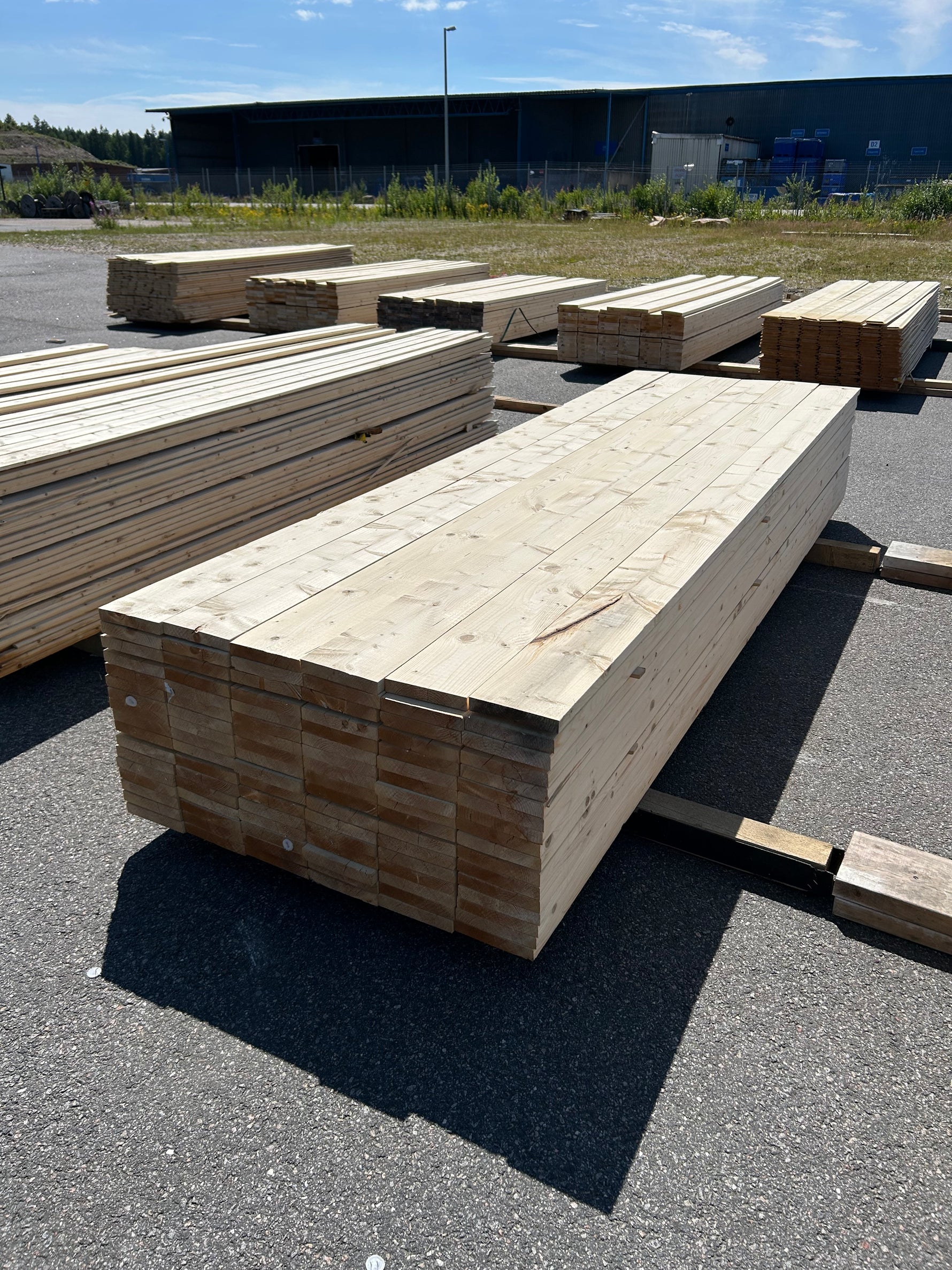 Paket Finsågade Brädor 28x170mm 102st 3.30m Obehandlade