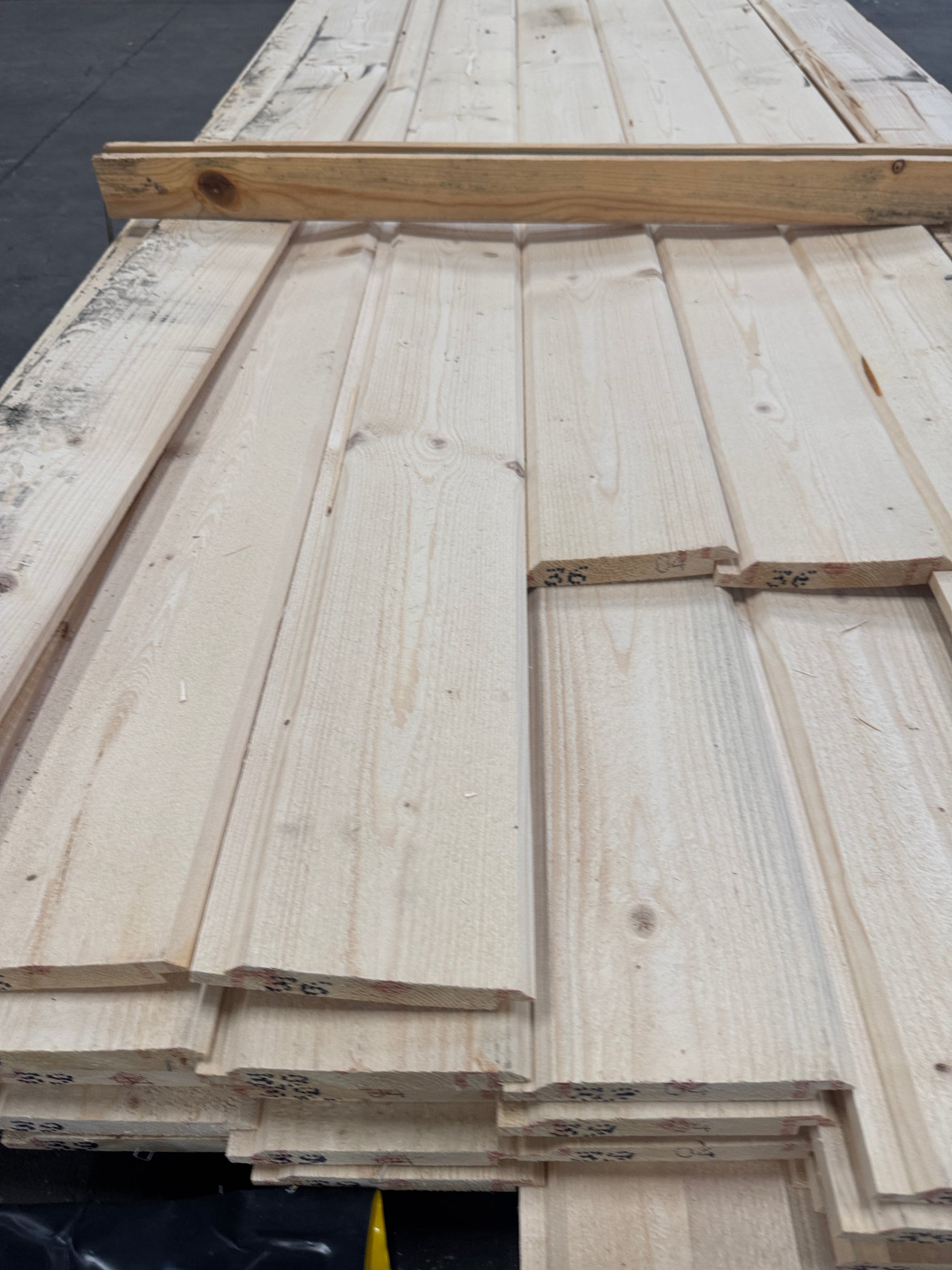 Paket Ytterpanel Dubbelfas Fals 22x145mm 3,60–3,90m – 43 st