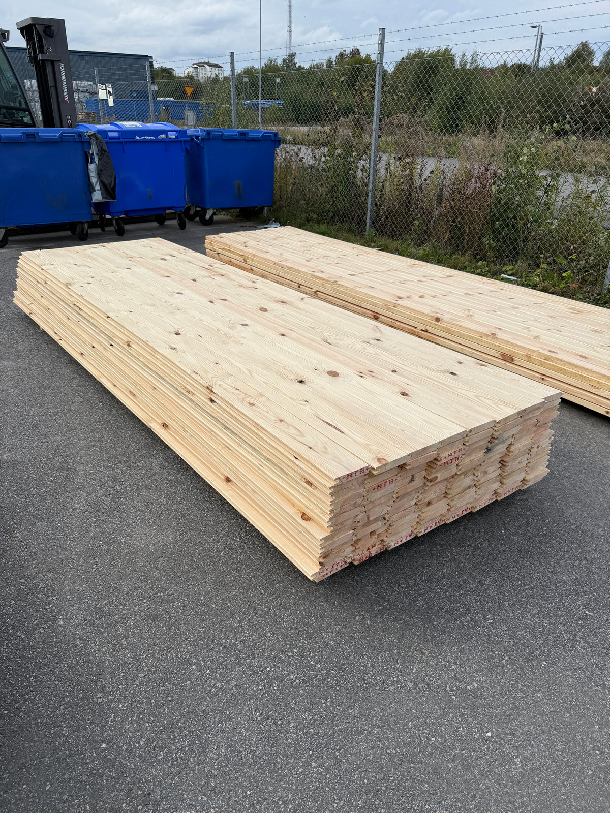 Paket Spontade Furu Brädor 27x145mm 3,60m – 112st (Andra Sortering)