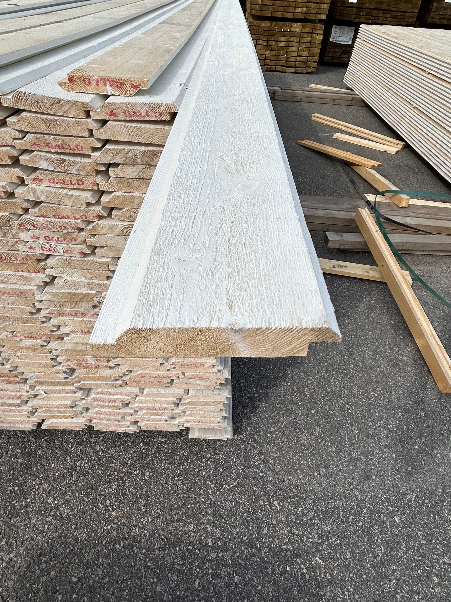 Paket Dubbelfas Halvspont 22x120mm 4,50–4,80m 303st Grundmålad