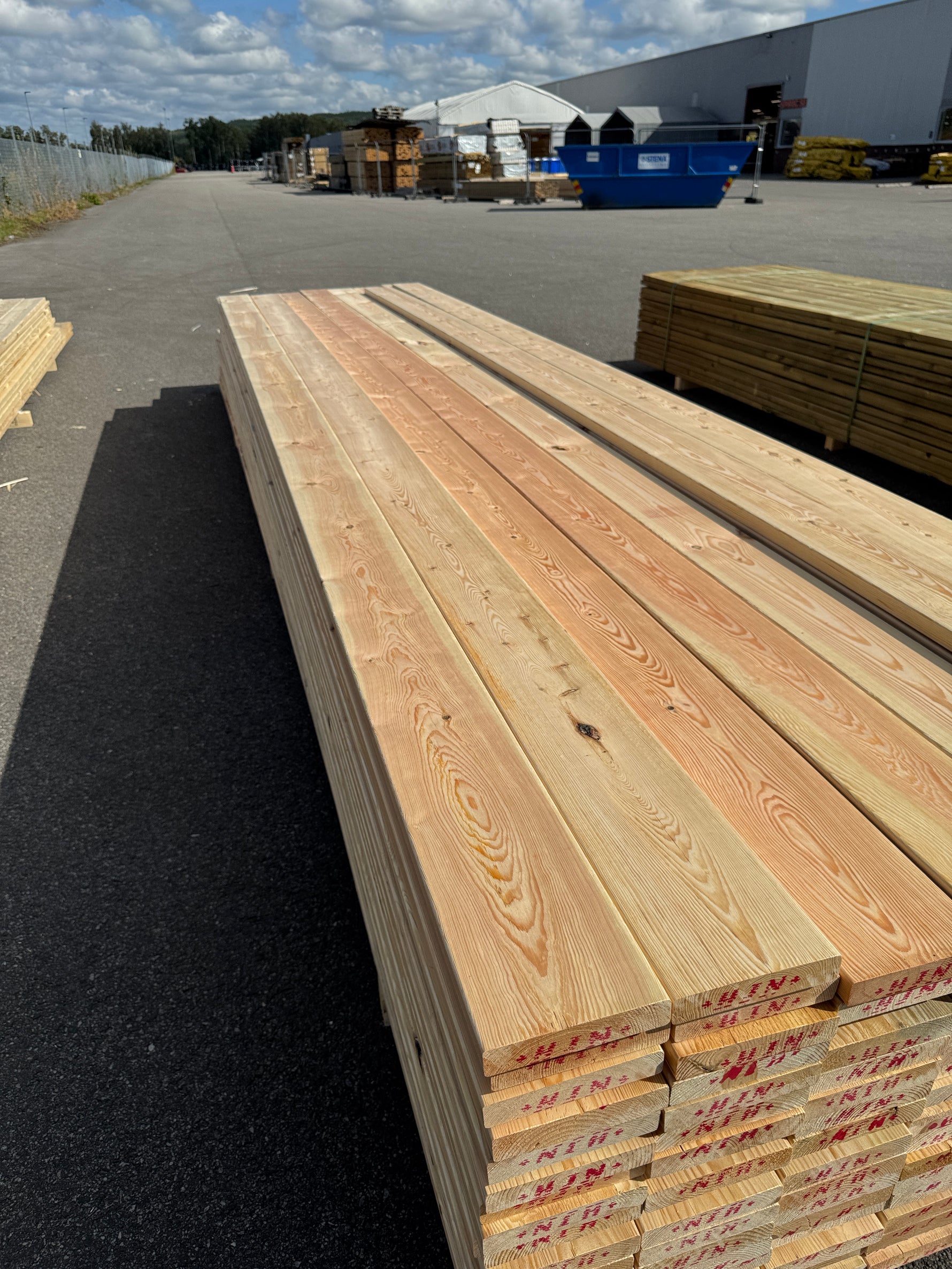 Paket Hyvlad 28x145 – 135st – 4.50–5.40 m – ANDRASORTERING