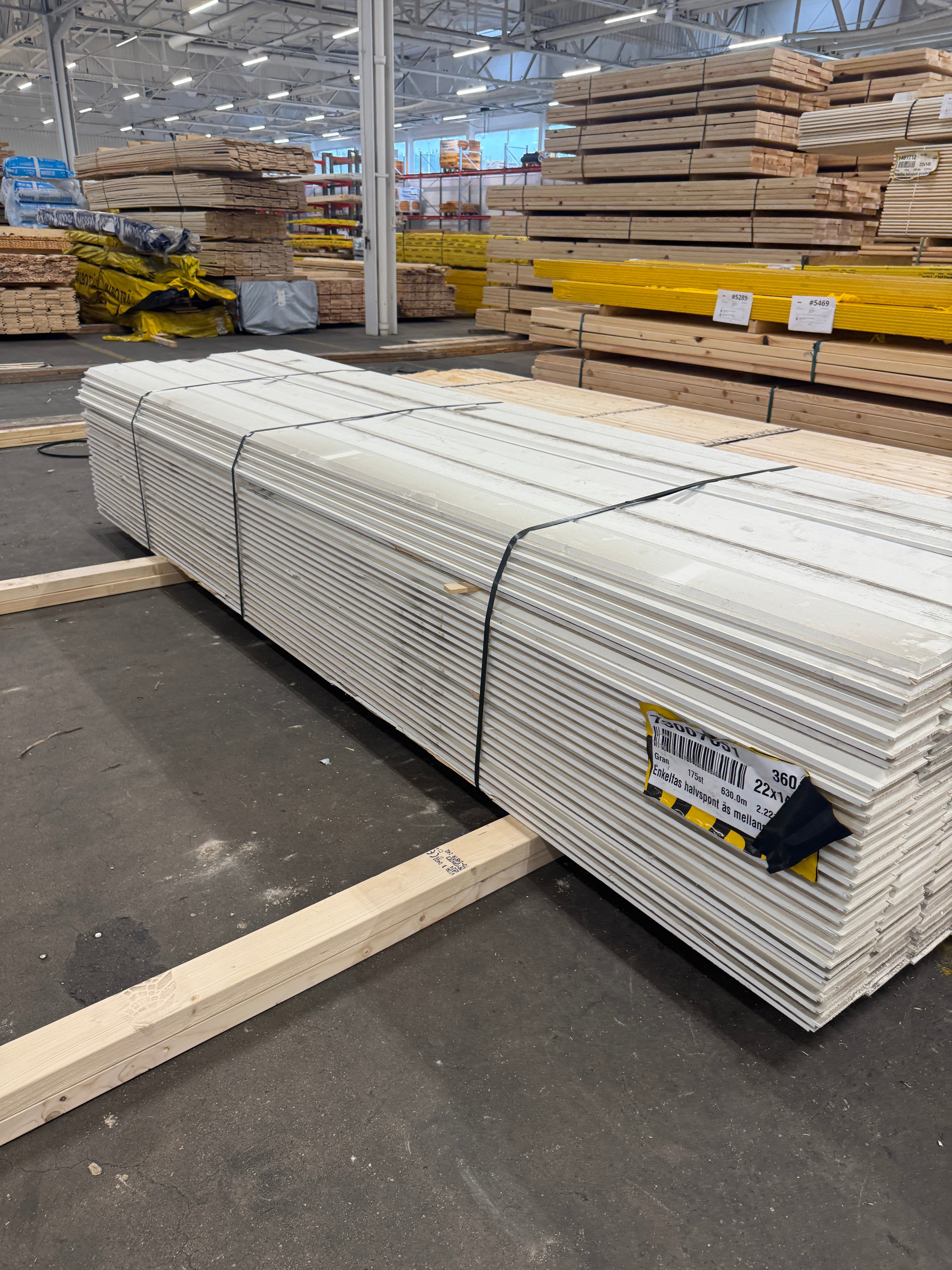 Paket Ytterpanel Enkelfas Halvspont Ändspont 22x145mm – 184 st