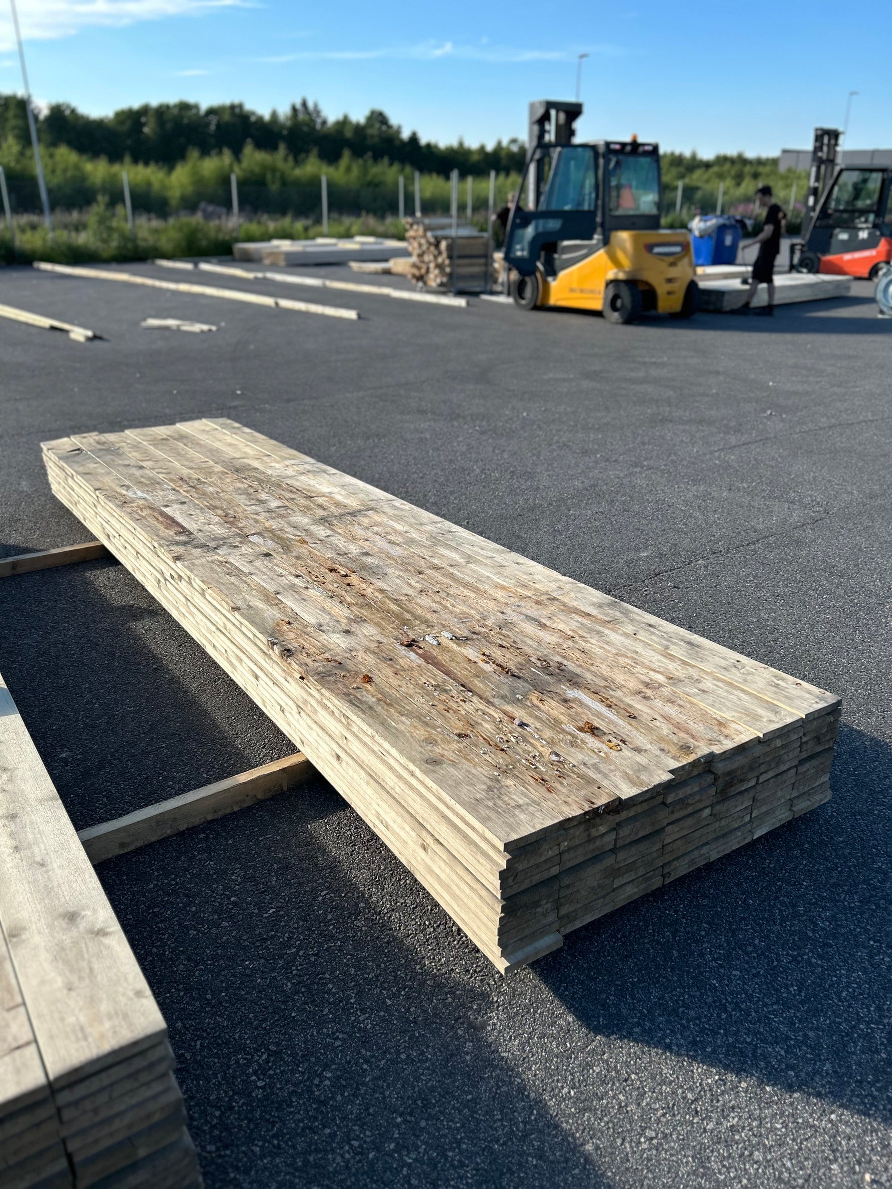 Paket Finsågade Brädor 22x145mm, 77st 4.20m Fuktskadad