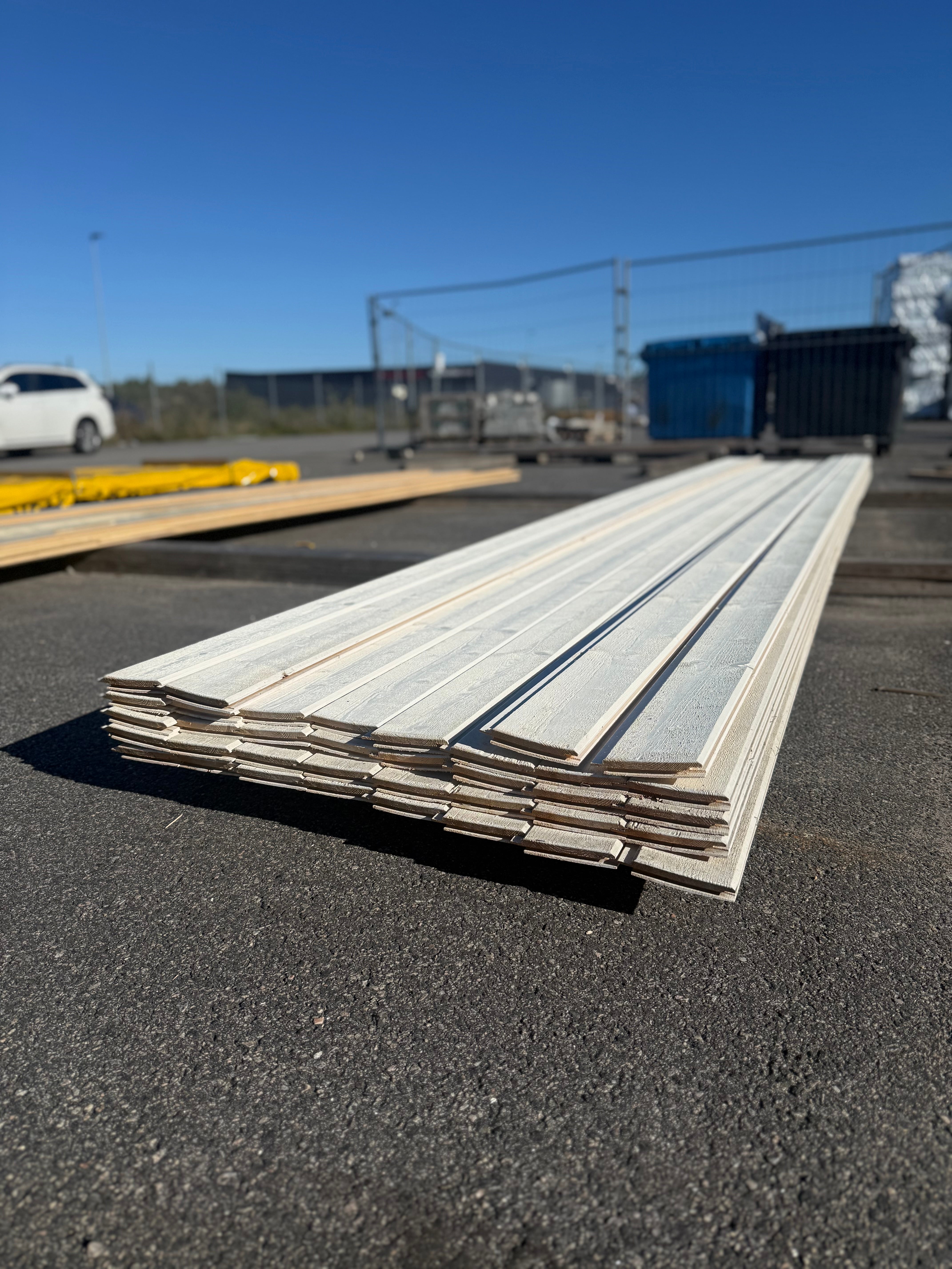 Paket Ytterpanel 22x120mm – 36 st (5,40 m, gran, grundmålad, ändspont)
