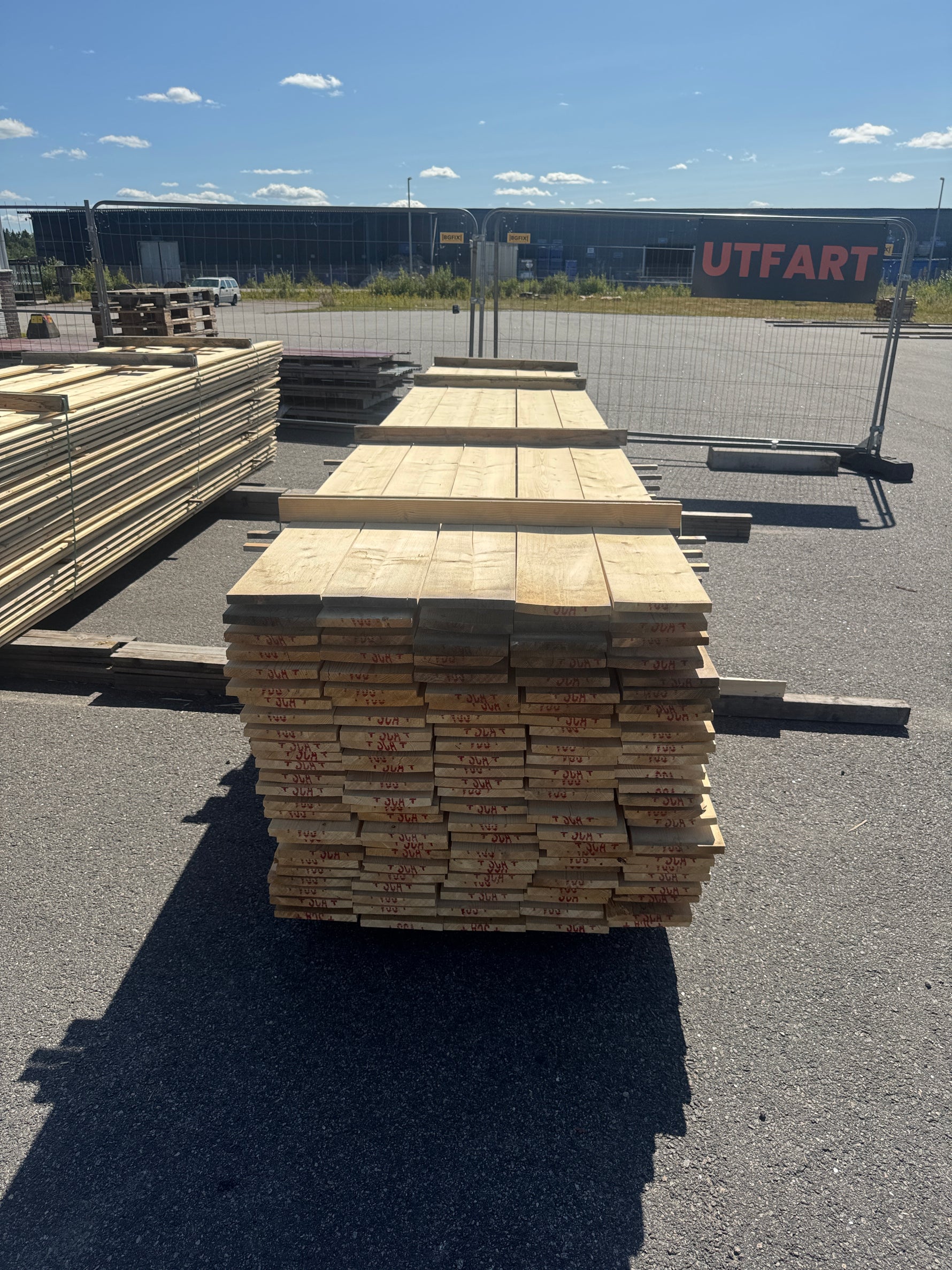 Paket Finsågade Brädor 22x195mm 5,40m 125st B-sortering