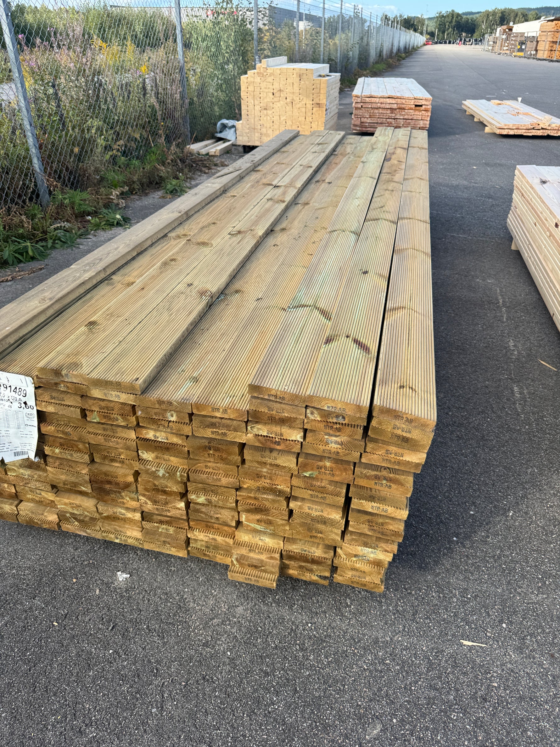 Paket Rillad Trall 28x120 – 144st – 3.60 m – NTR AB A-sortering