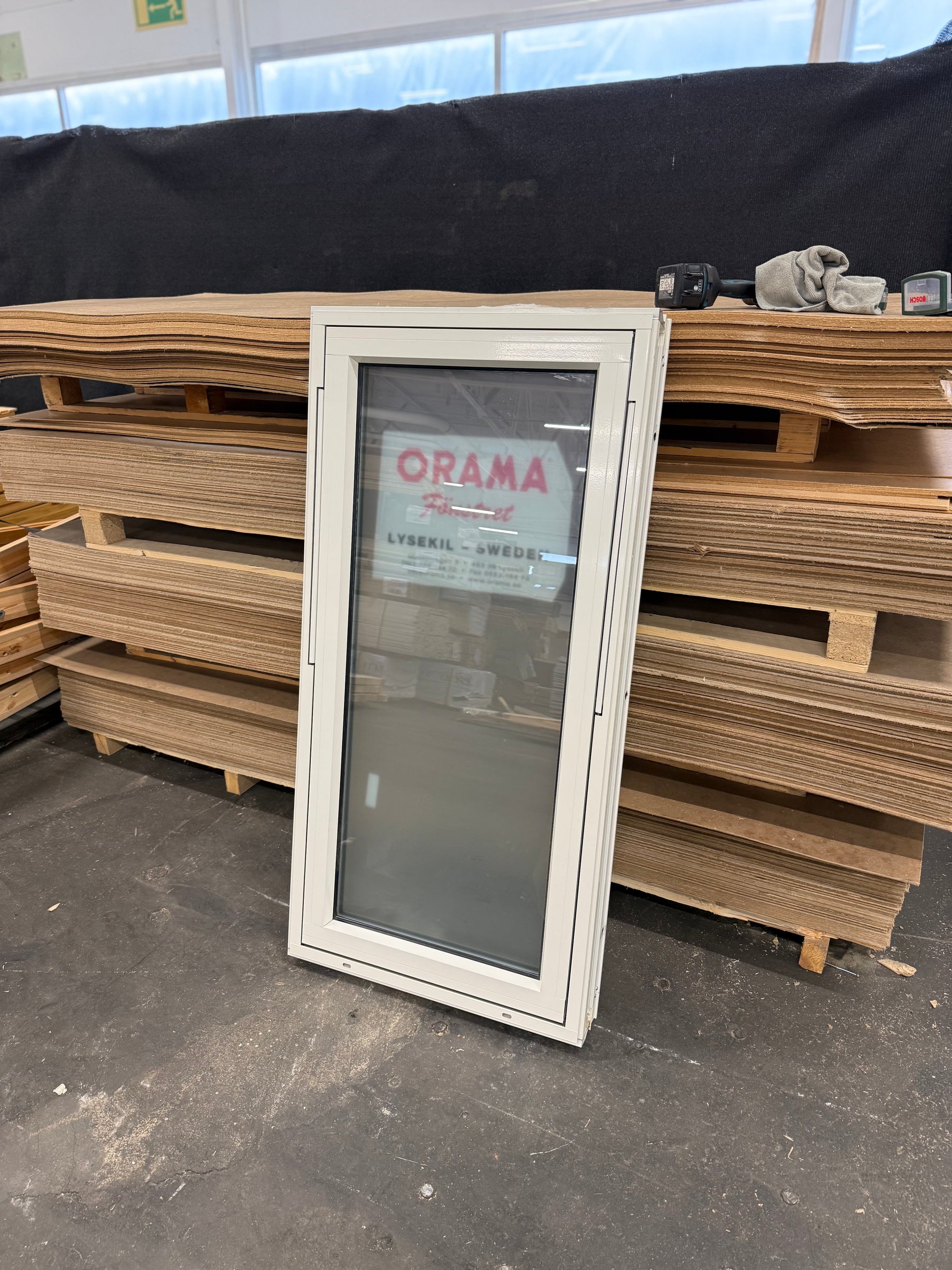 Fönster 68x138 cm Alu/Komposit Frostad Vit - Spirec