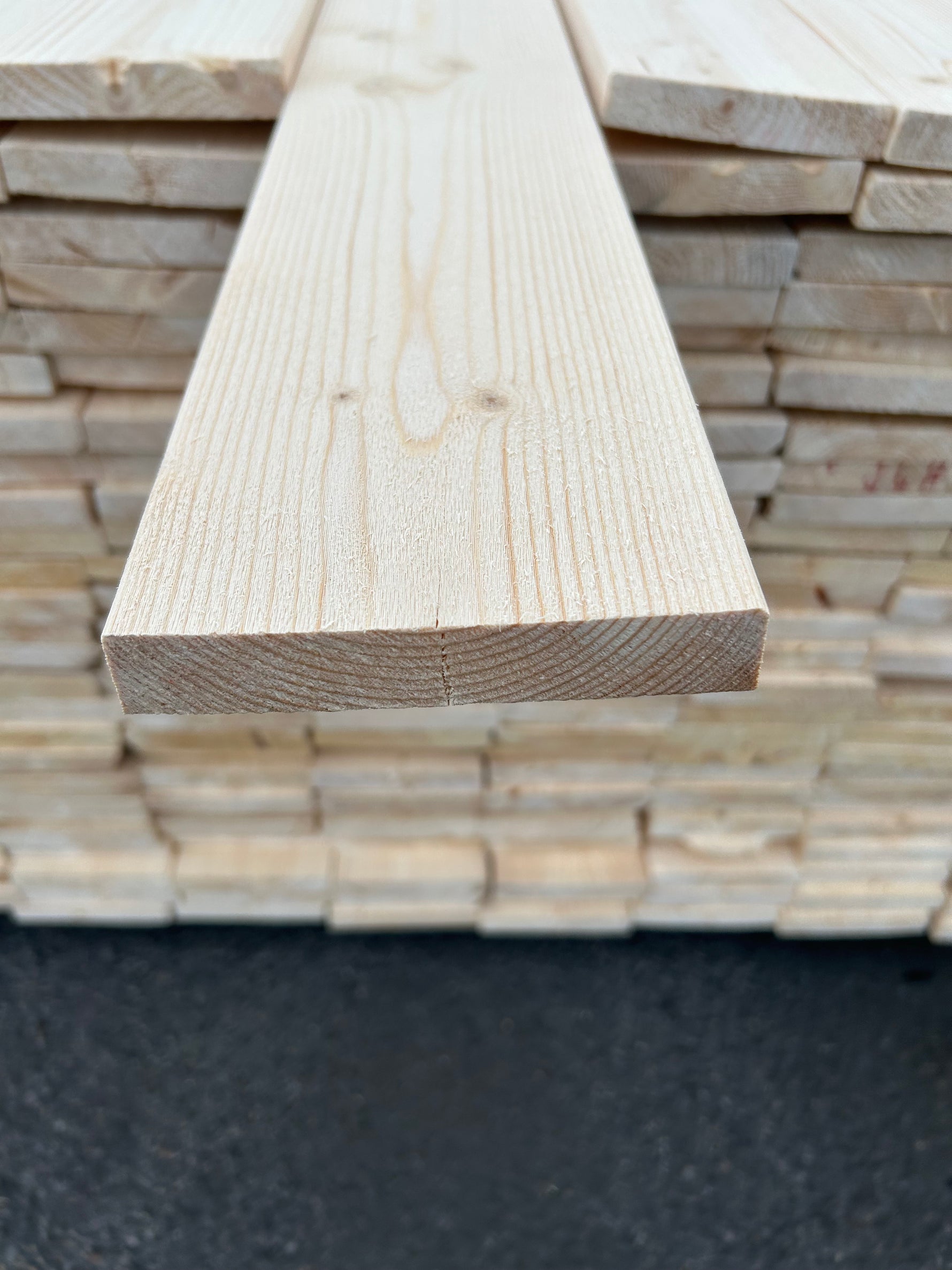 Paket Finsågade Brädor 22x120 mm – 4,20–4,80 m (Andra sortering)