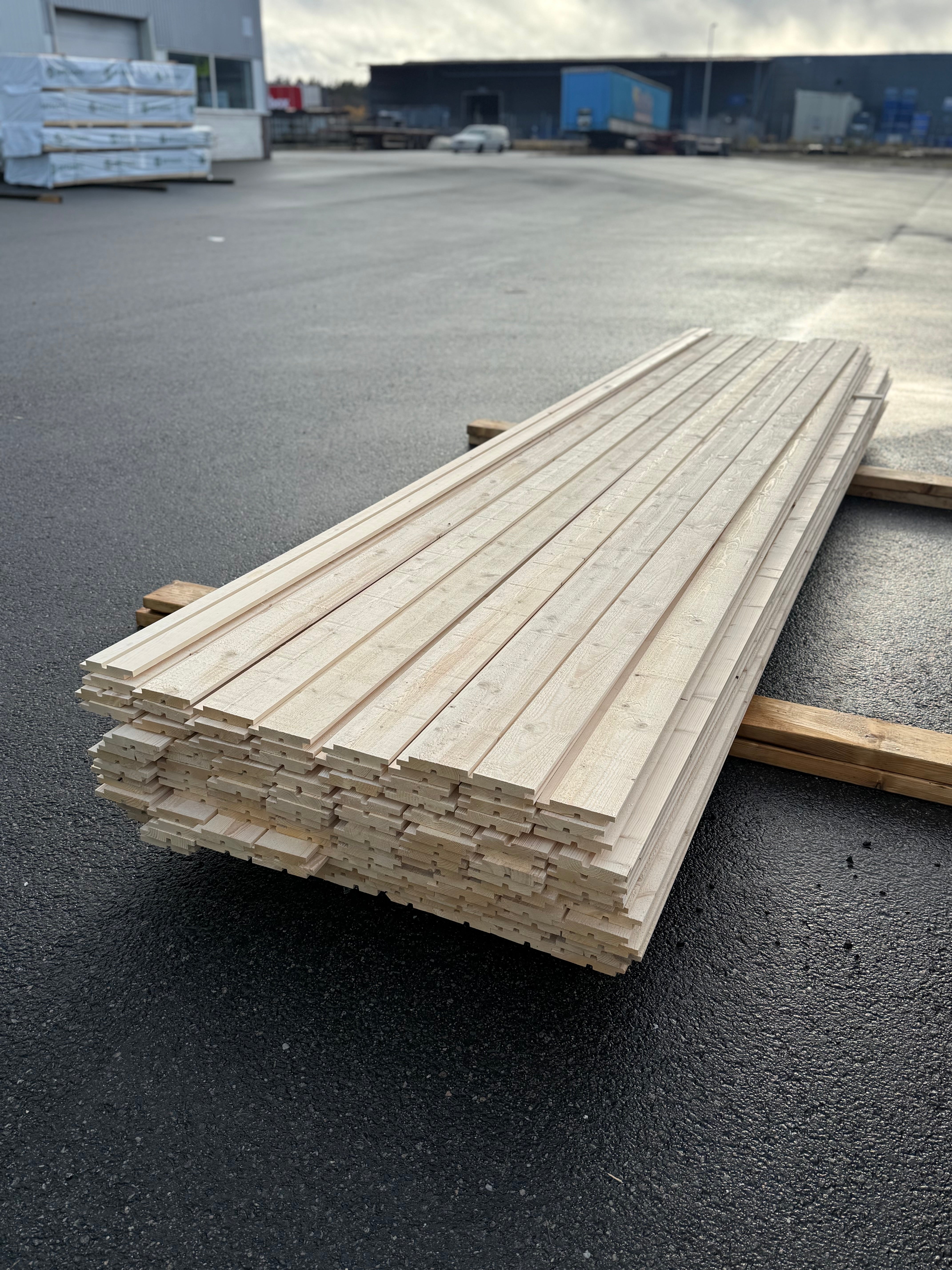 Paket Hakfals 22x120mm – 126 st (4,2 m, gran, obehandlad) Revor