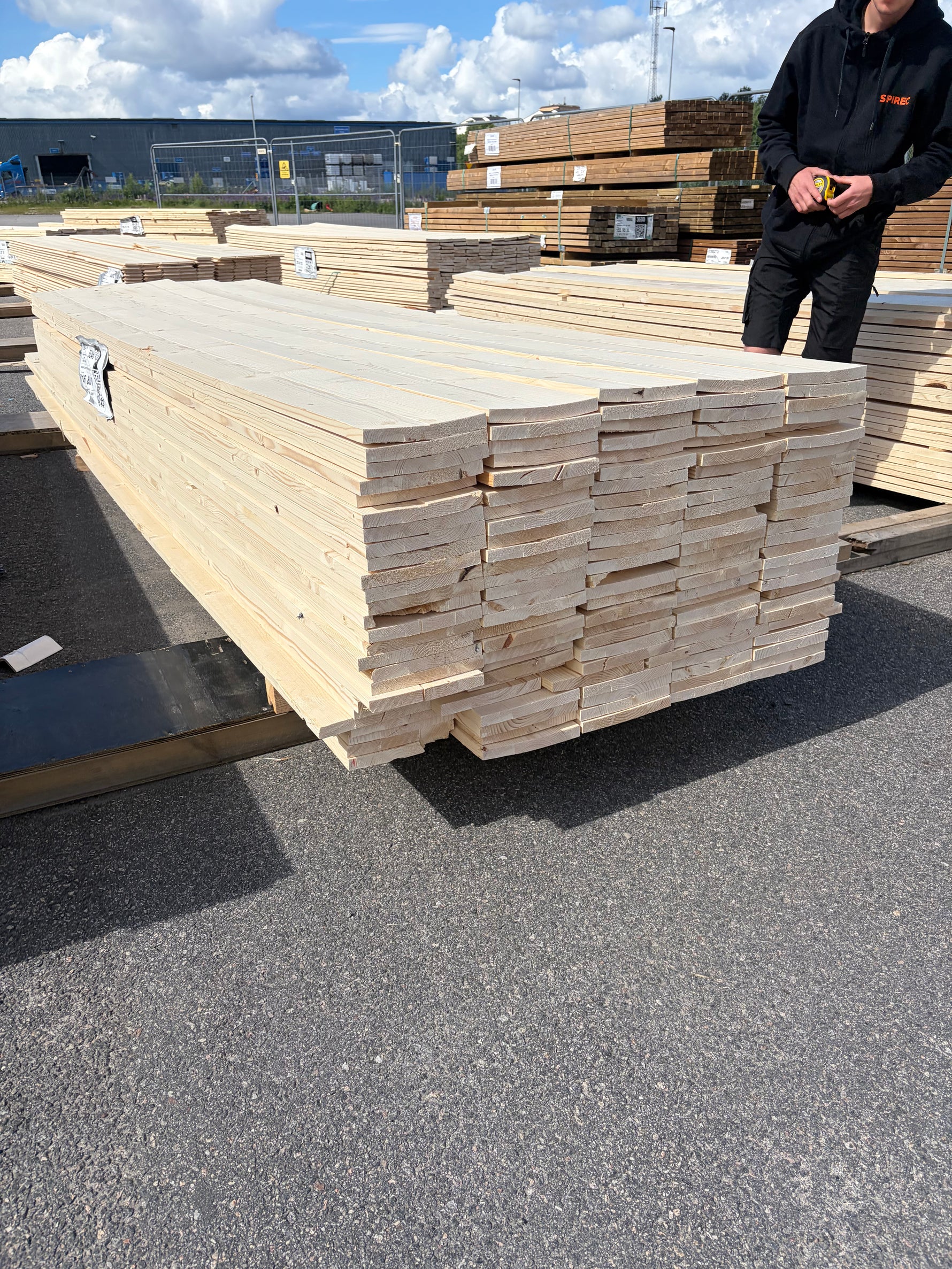 Paket Finsågade Brädor 22x195mm, 130st 3,60–4,20m (Andra sortering)