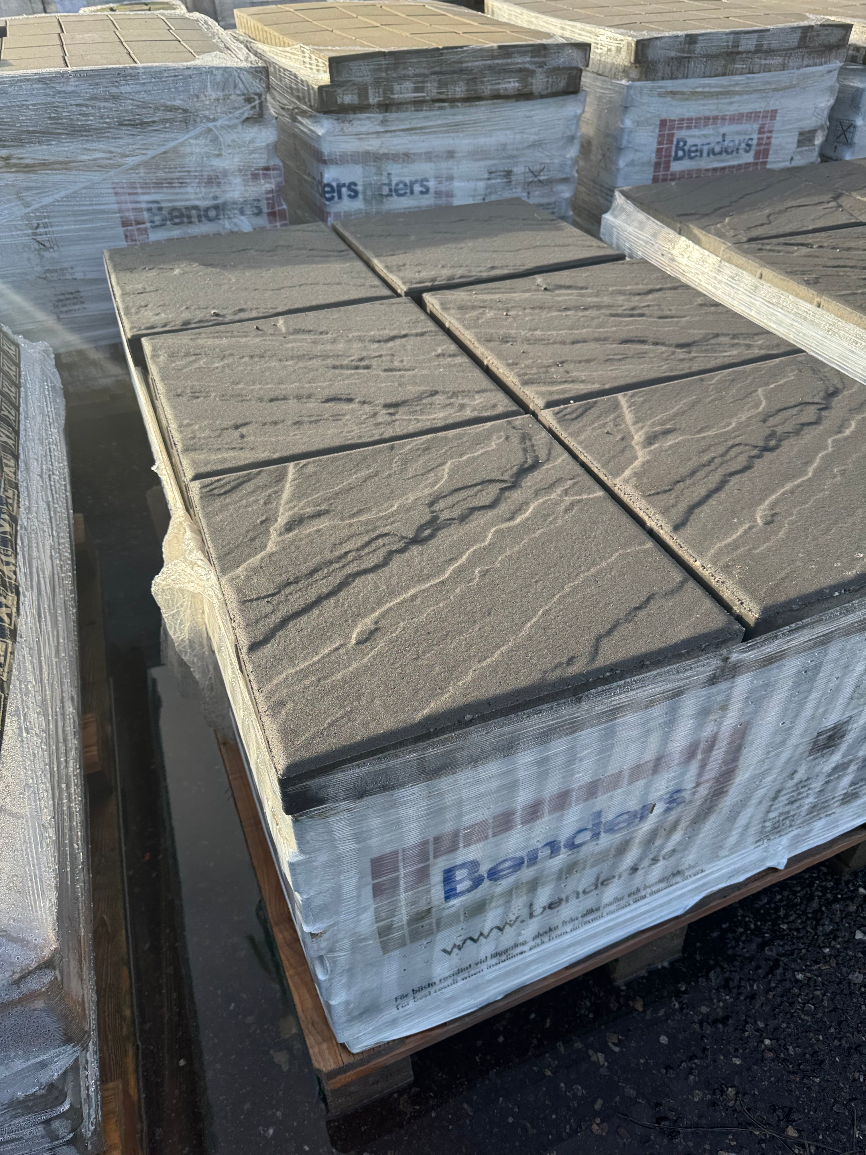 Marksten Cambridge 420x420x50 mm – Grafit 170 kr/kvm