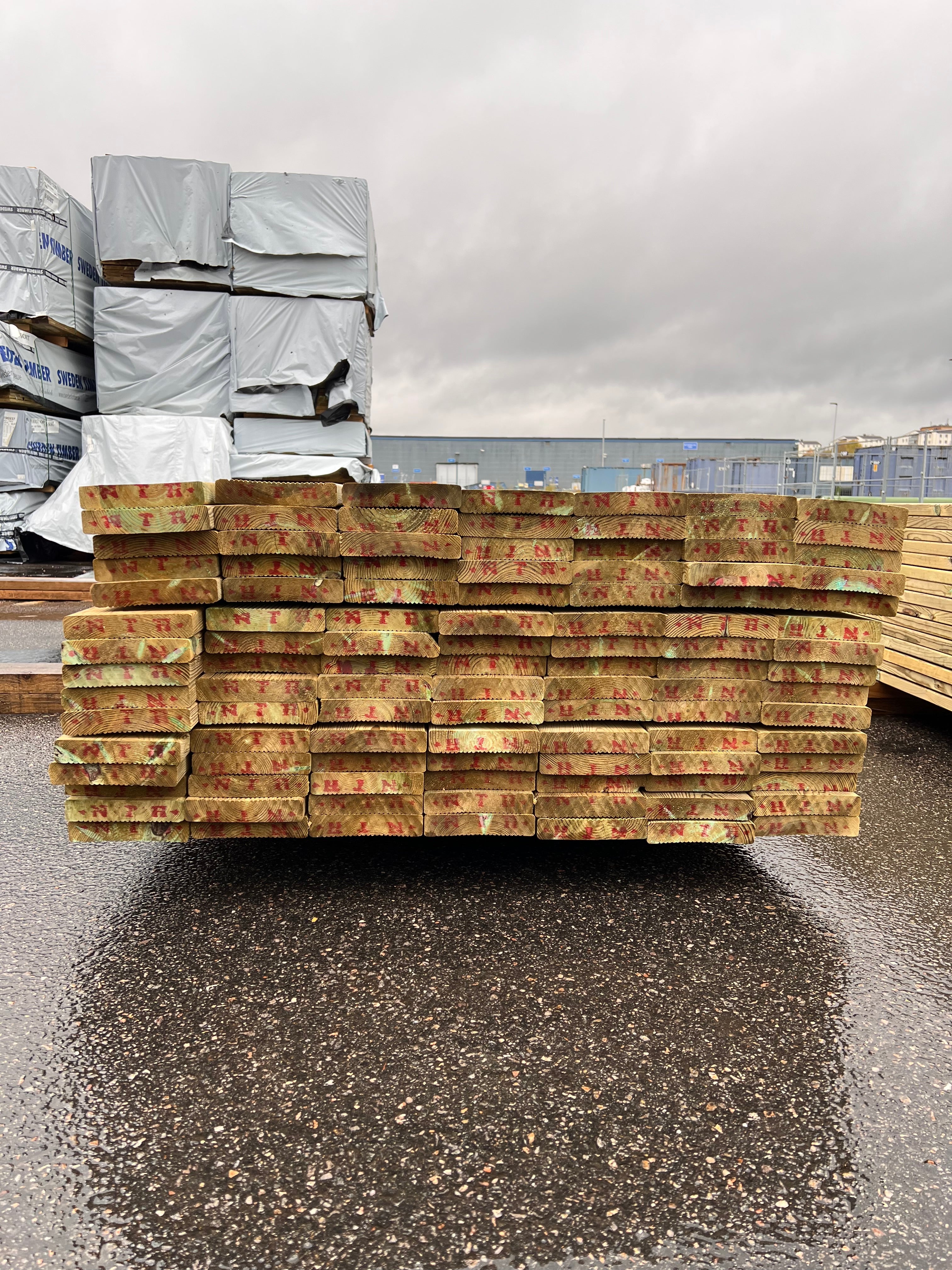 Paket Trall Rillad 28x145mm – 105 st 4.80m Tryckimpregnerad B-sort