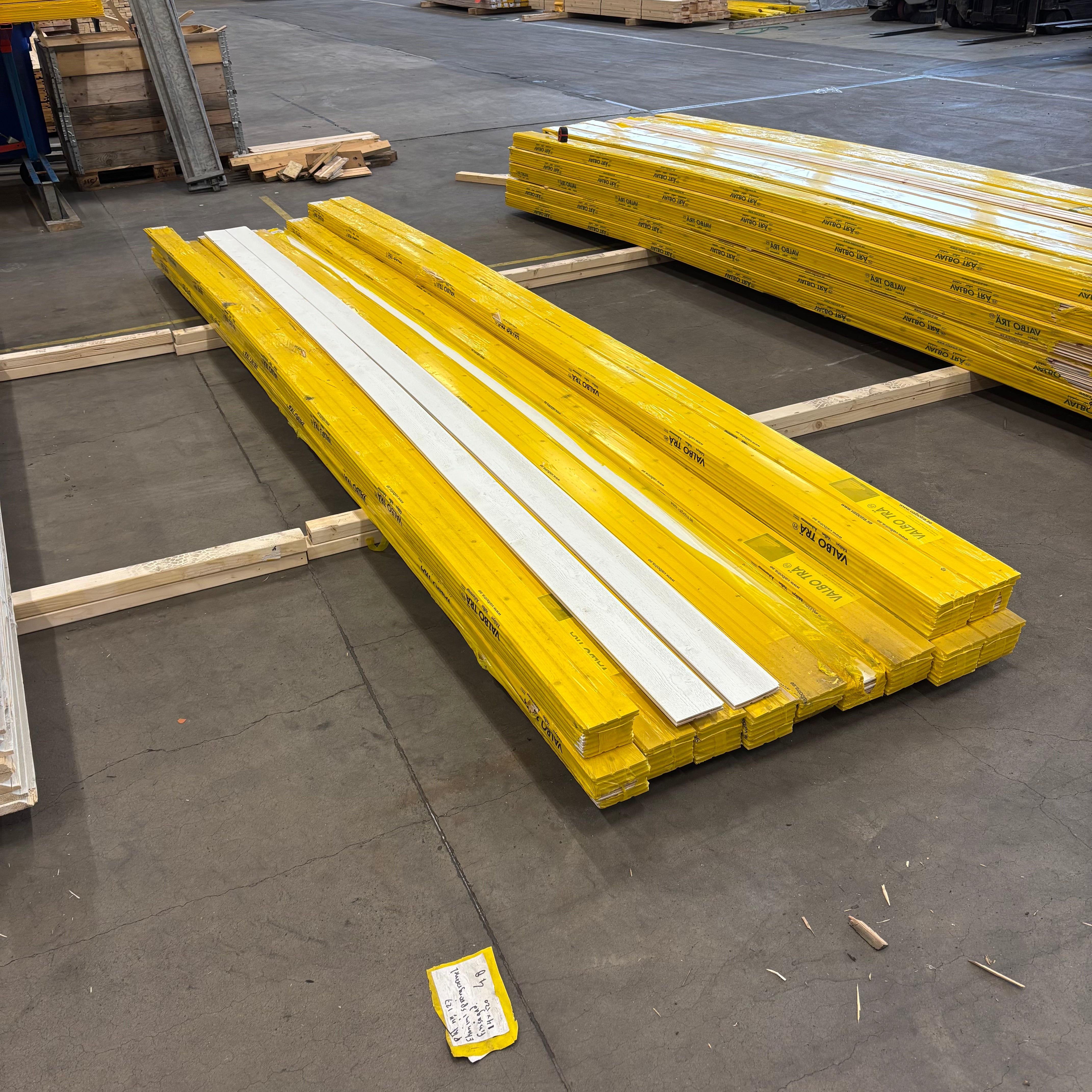 Paket Ekonomi Springpanel Finsågad 14x120 mm – Vitmålad Gran
