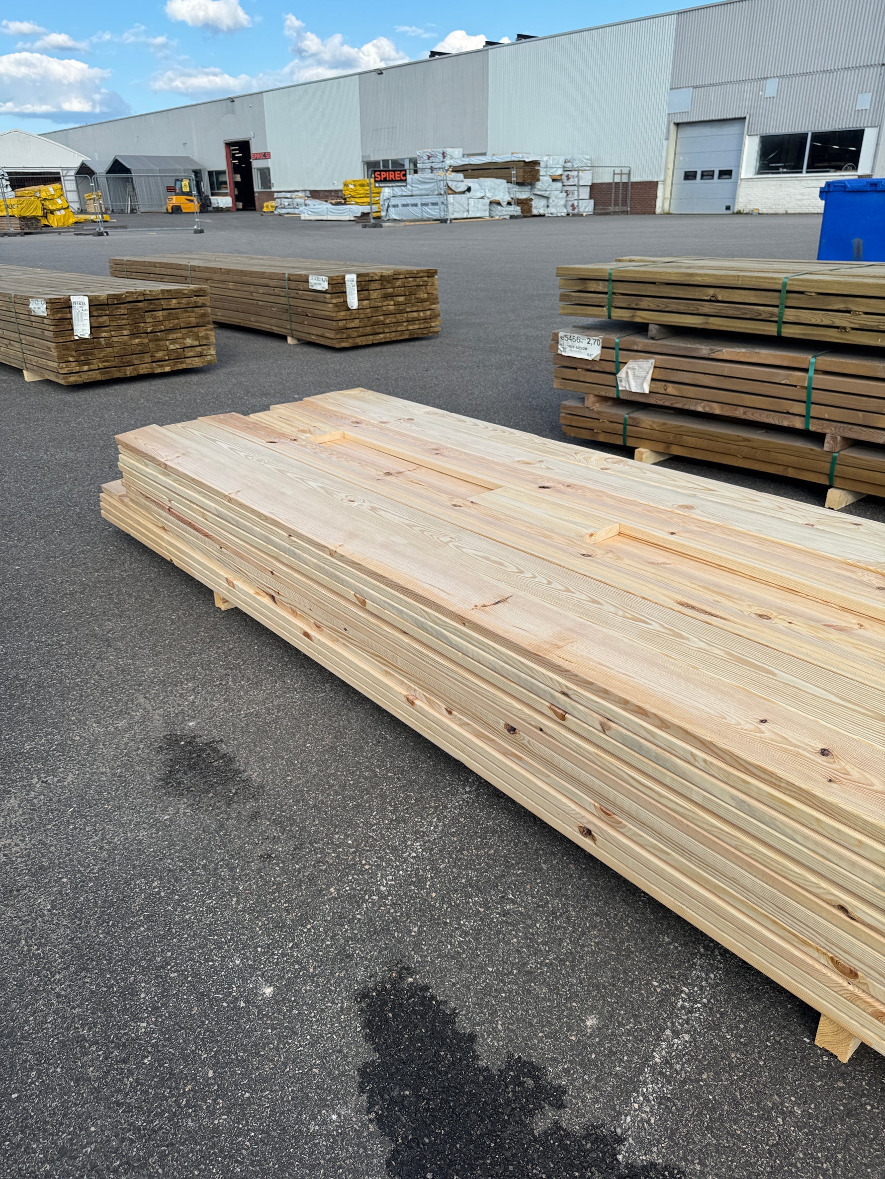 Paket Hyvlad 28x145 – 84st – 3.00–3.30 m – ANDRASORTERING