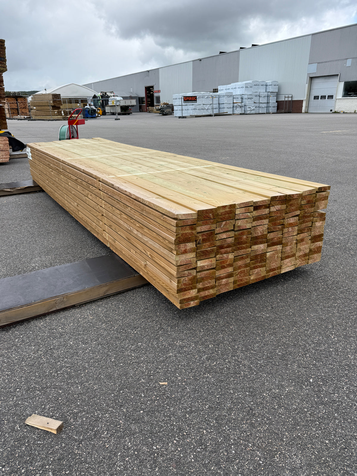 Paket Tryckimpregnerad Trall 28x120mm, 153st 4,20m (G4-2)
