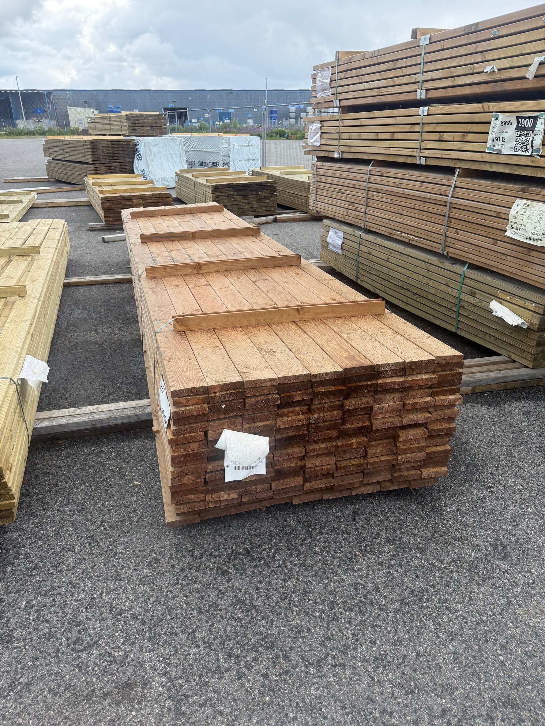 Paket Brunimpregnerad Trall 28x120mm 4.80m 153st Andra- sortering