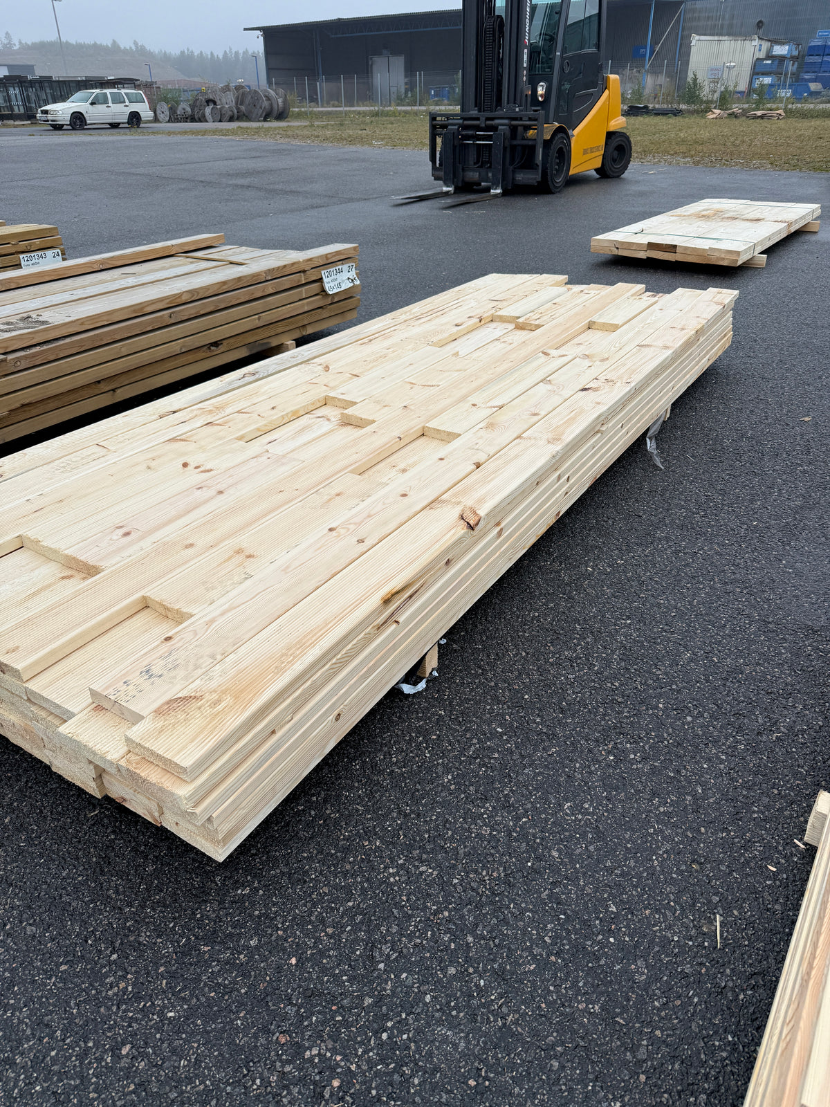 Paket Obehandlad Rillad Trall 28x120mm 3,00m 60st (Andra Sortering)