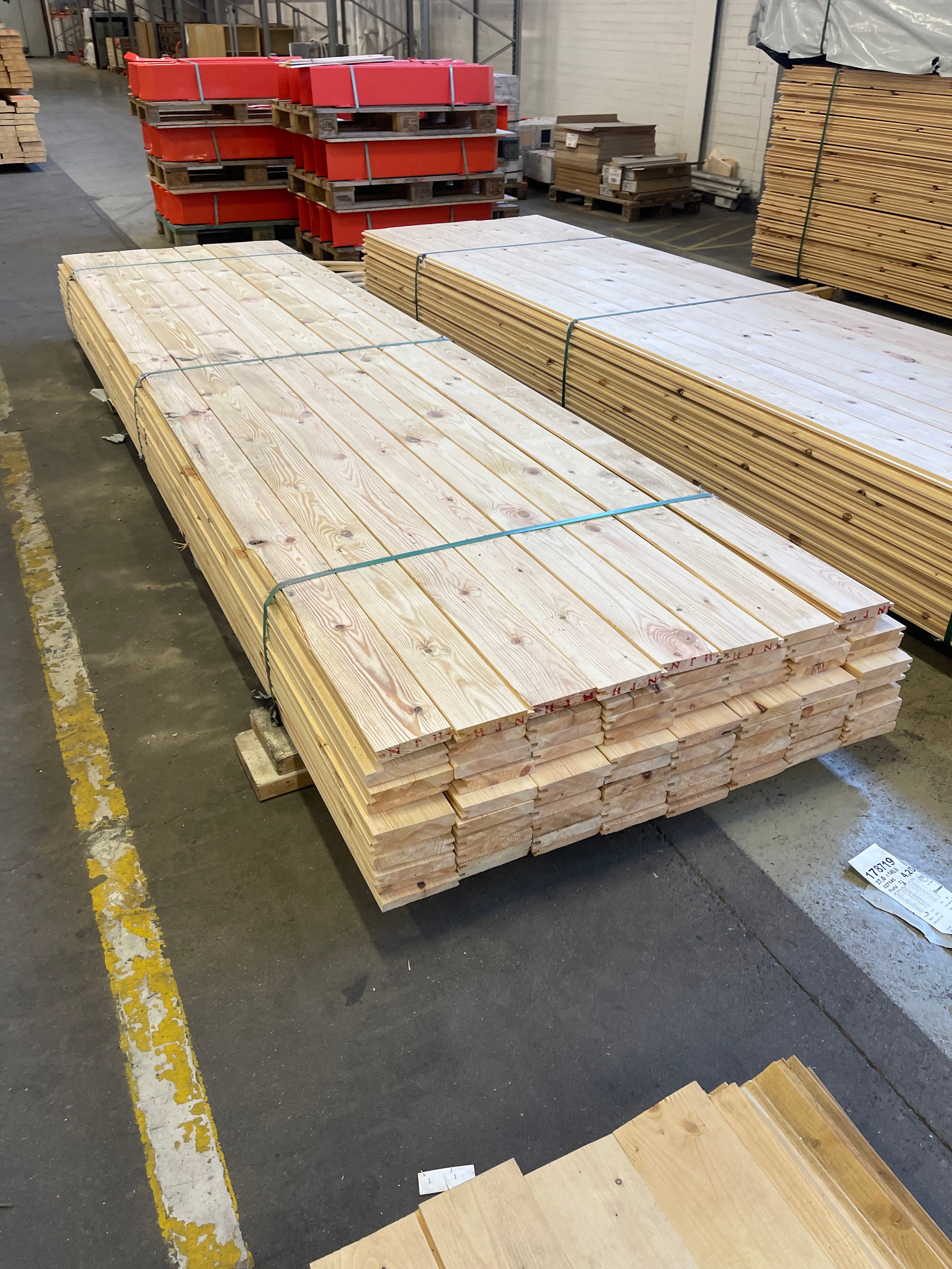 Paket Hyvlad panel 27x145 4.20m 80st-Felproducerad