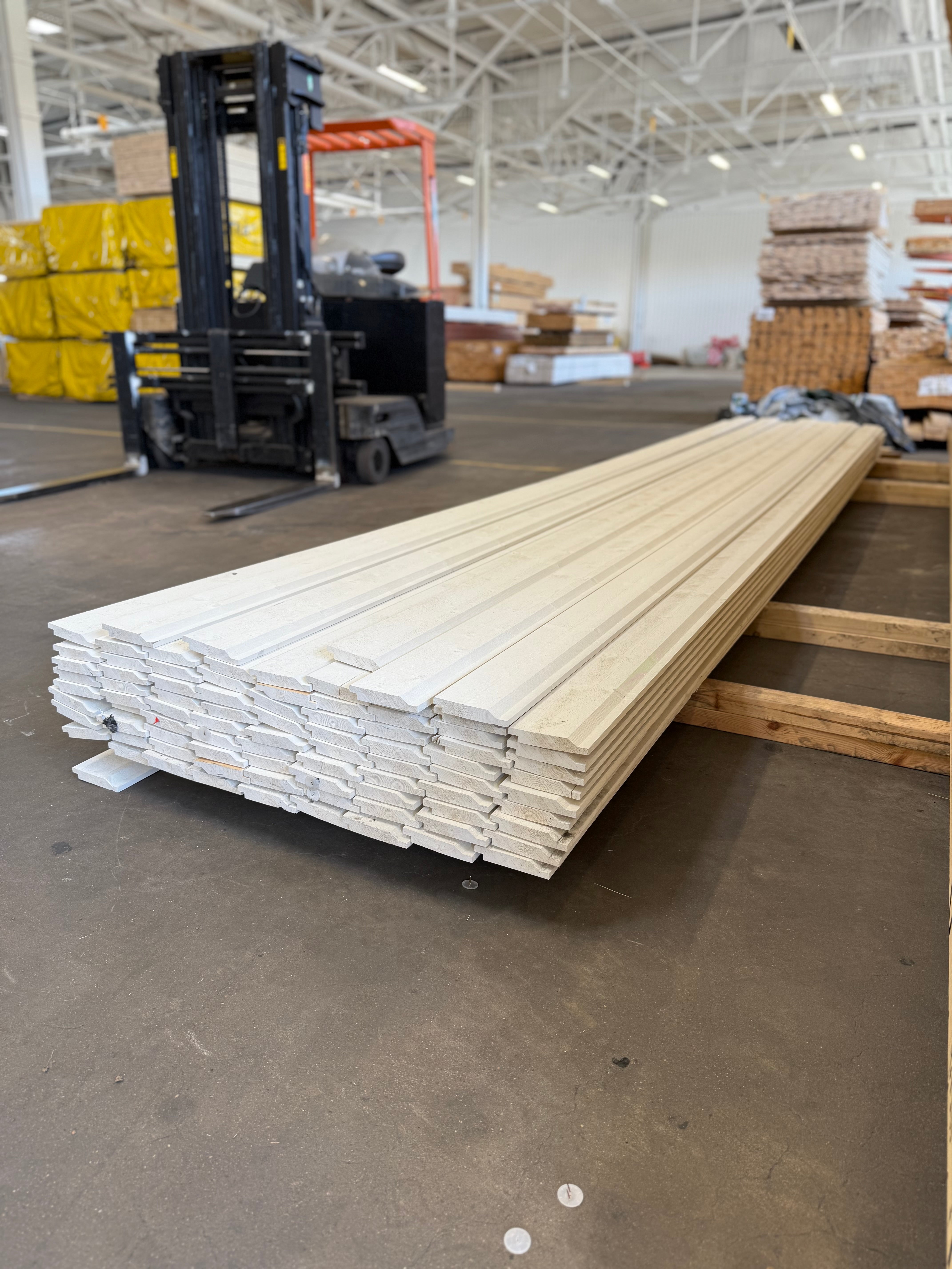 Paket Falsad Enkelfasspont 22x120 mm – 5,40 m – 86 st – Grund + Mellanstruken Vit