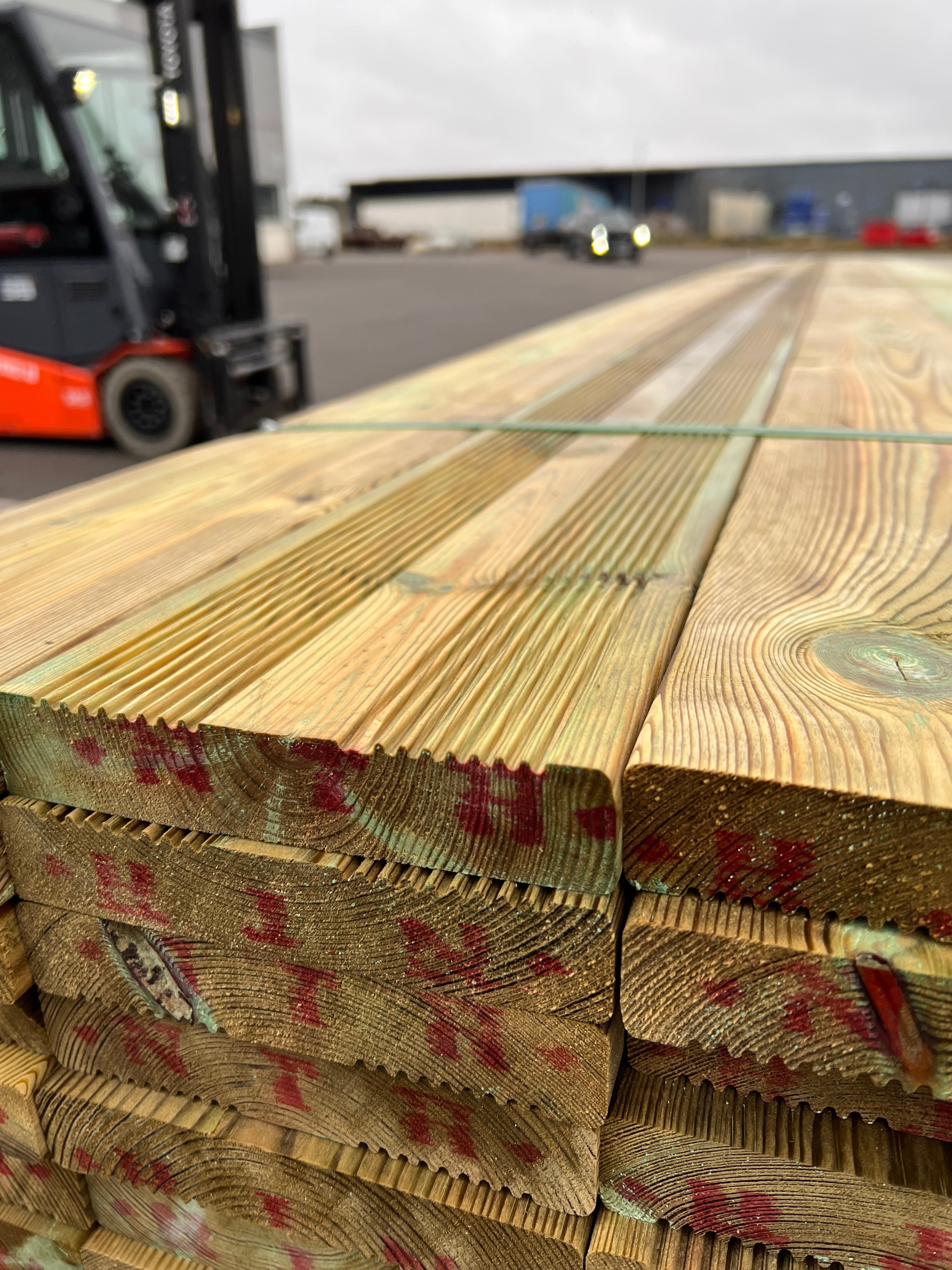 Paket Tryckimpregnerad Trall 27x145 Rillad 245 st 4,20m (B-Sortering)