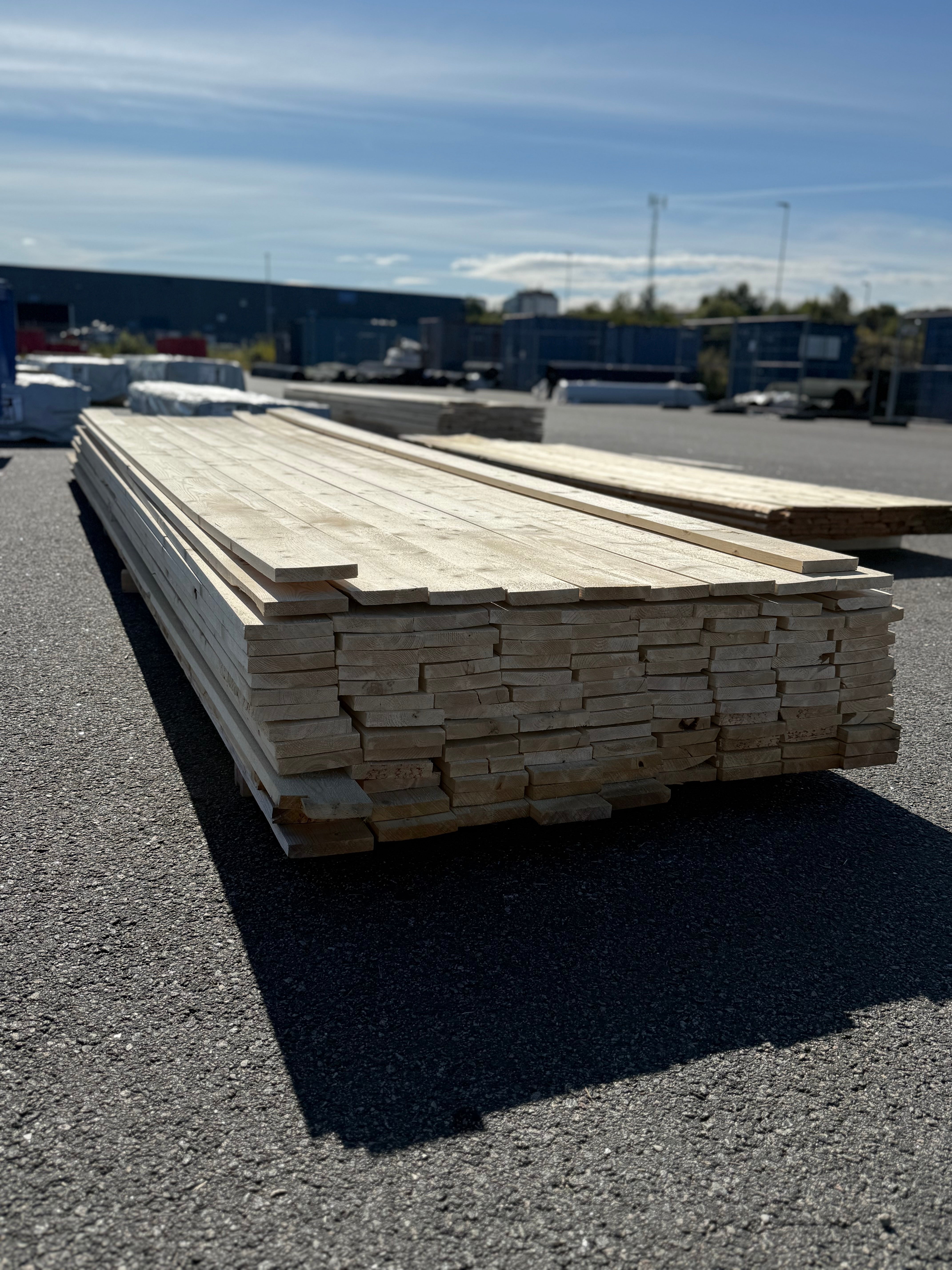 Paket Finsågad Panel 22x120mm 132st 4.20–5.40m – Andra sortering