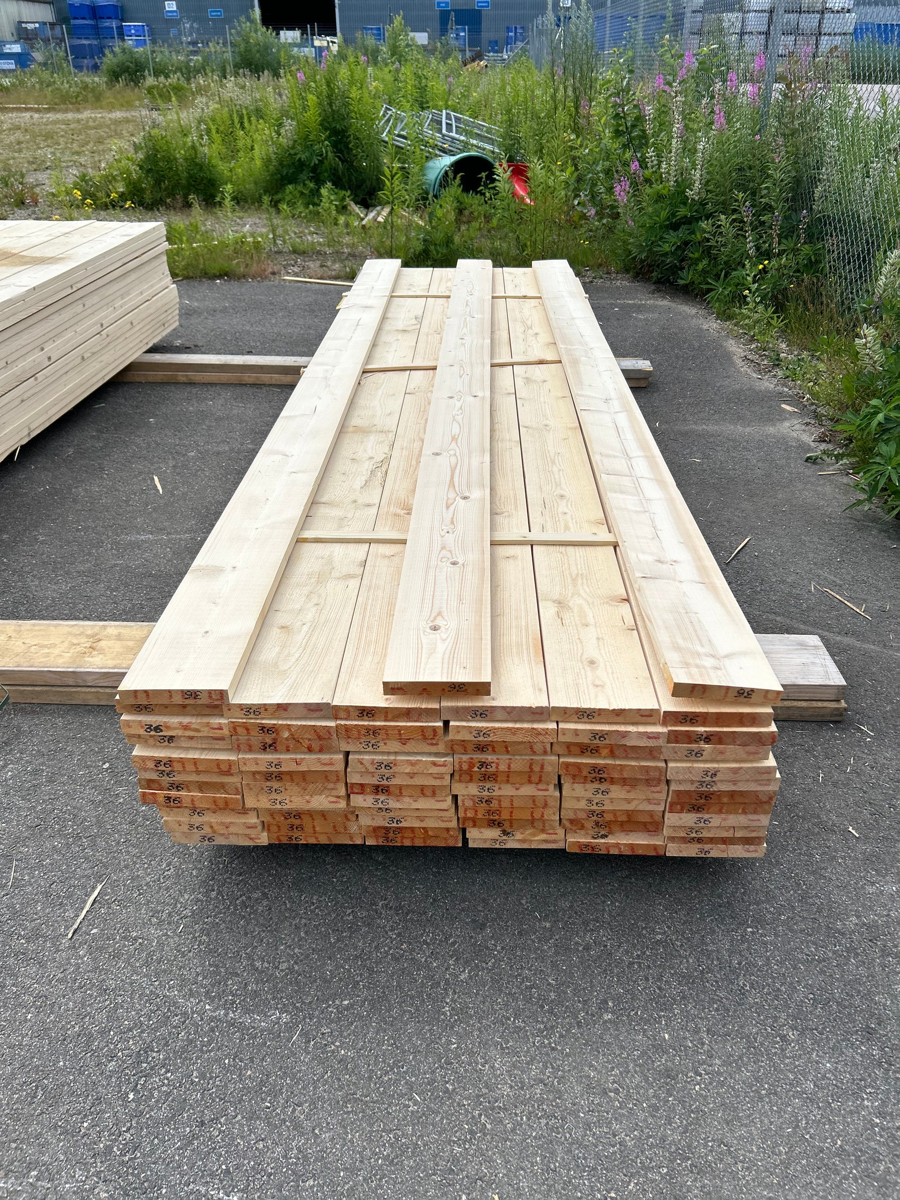Paket Finsågade Brädor 28x170mm 3.60m- 69st Obehandlade