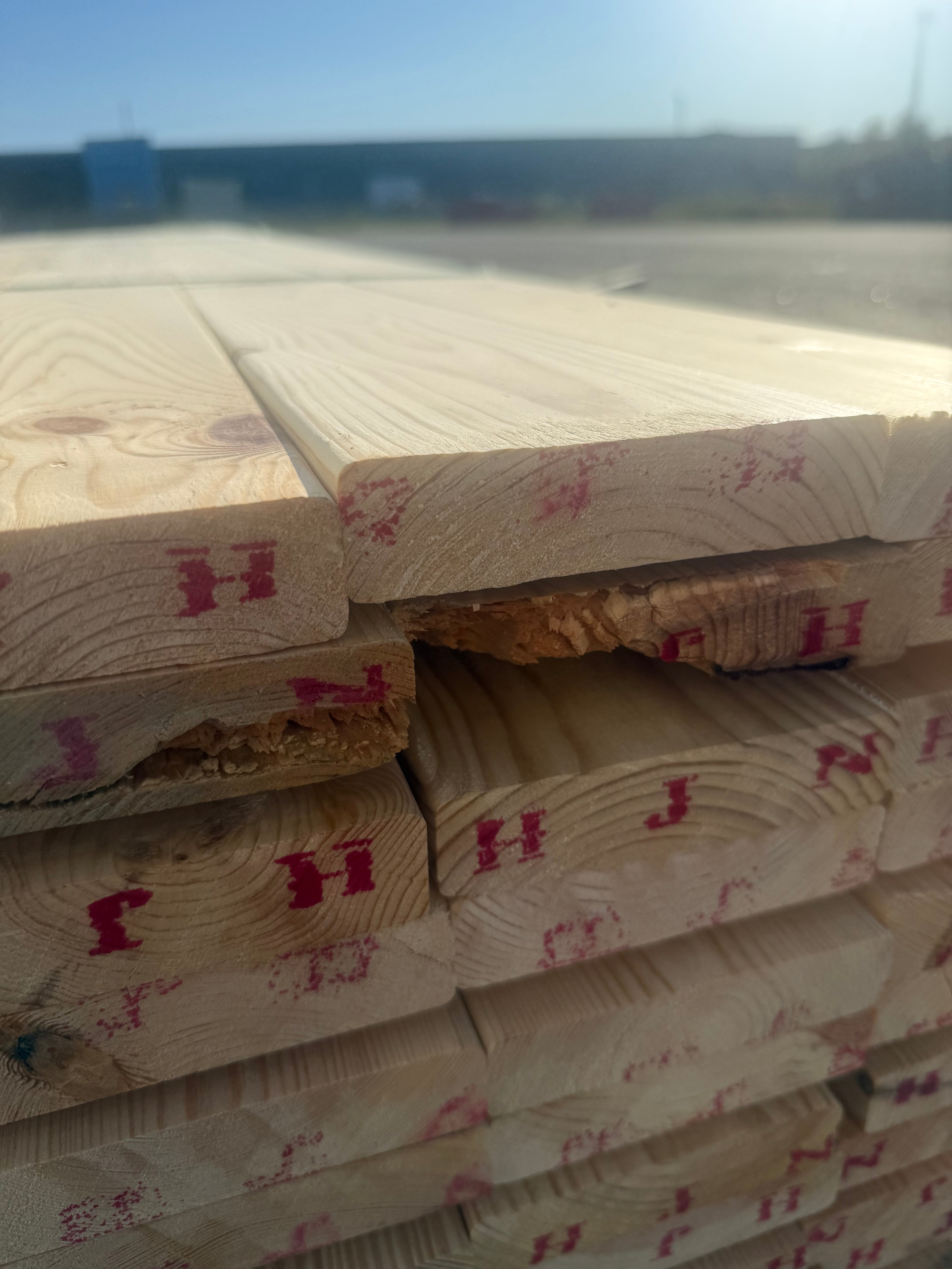 Paket Hyvlad 28x120mm 105st 5.10–5.40m – Andra sortering
