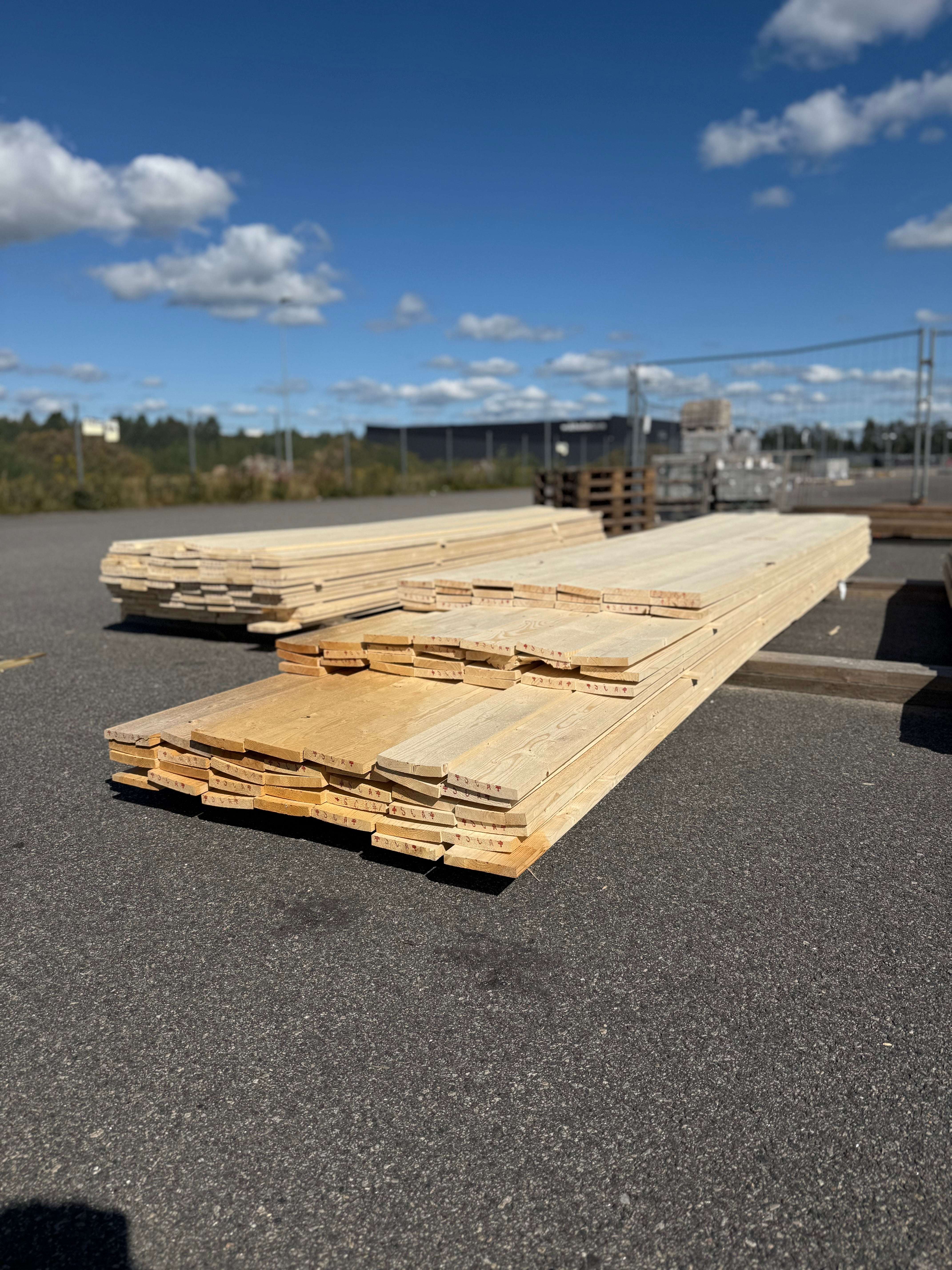 Paket Finsågad Panel 22x145mm 85st 4.20–5.40m – Andra sortering