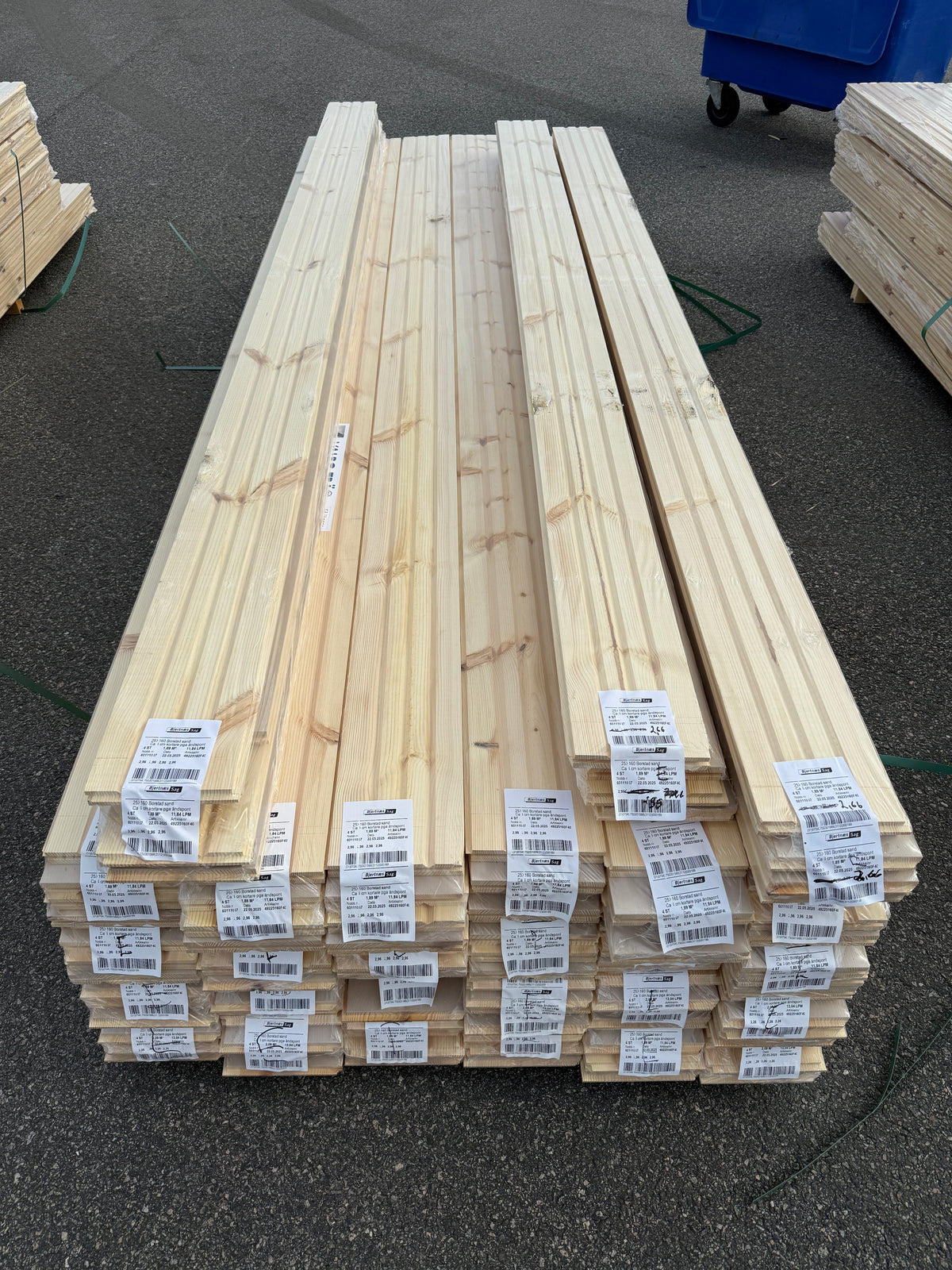 Parti Massivt Furugolv Borstad Ljusgrå Ekonomi 25x160 mm – 51,92 m²