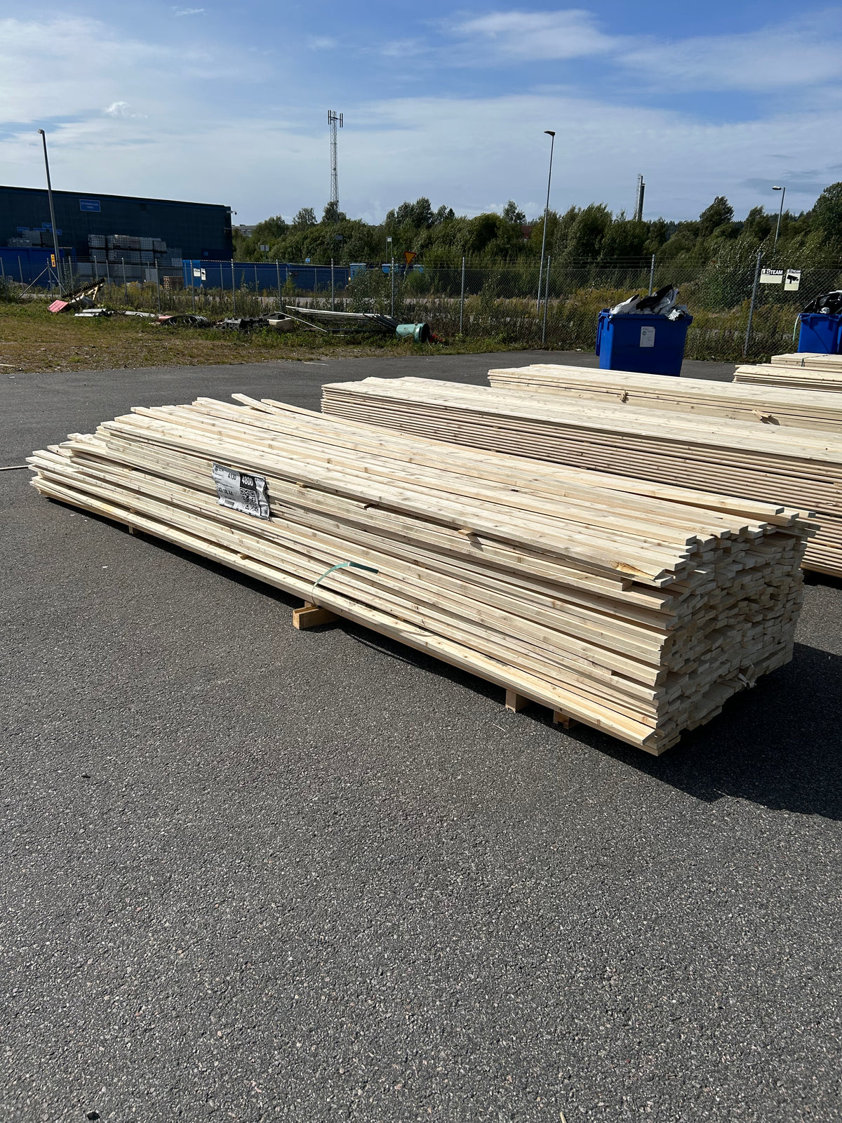 Parti Finsågade Brädor 22x70 mm – 3,60–4,80 m (Andra sortering)