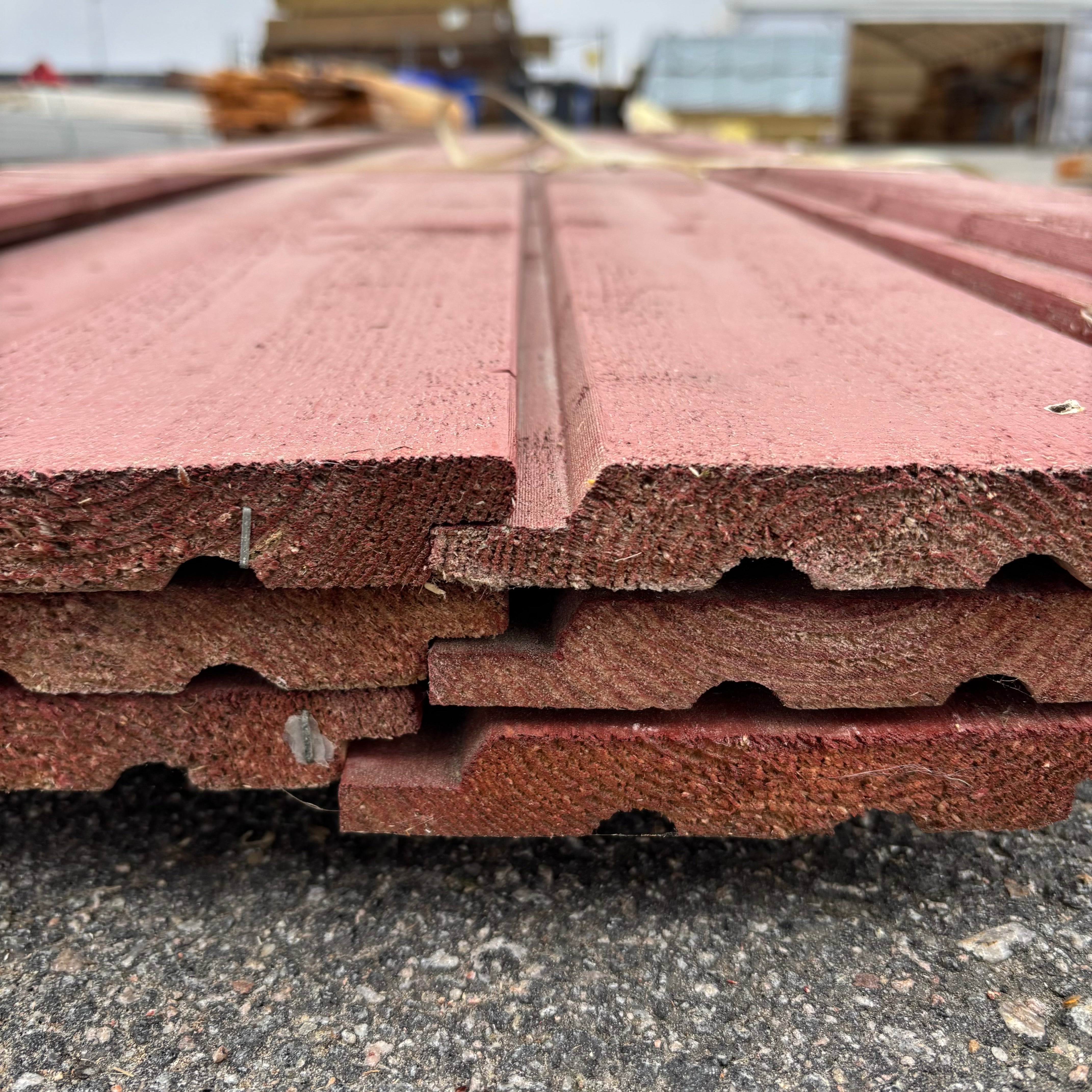 Paket Ytterpanel Falsad Enkelfas 24x147 mm – 14 st (5,10 m, Brandröd)