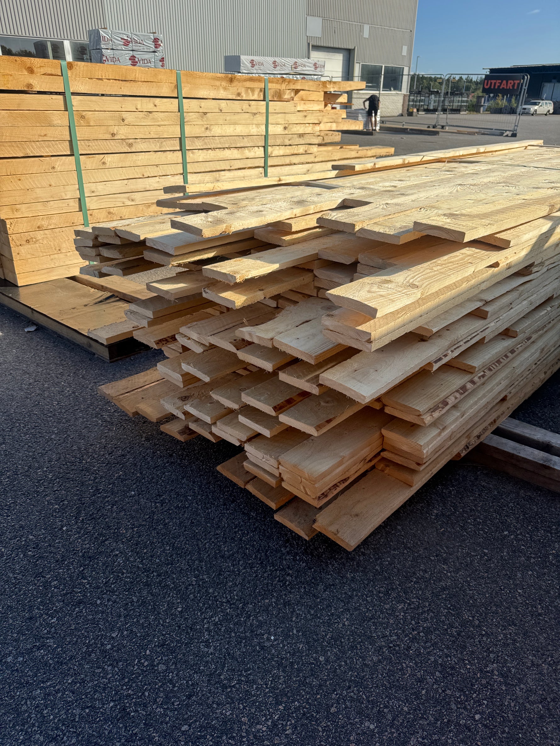 Paket Råsågade Brädor 22×125mm 277st (2.40-3.90m)