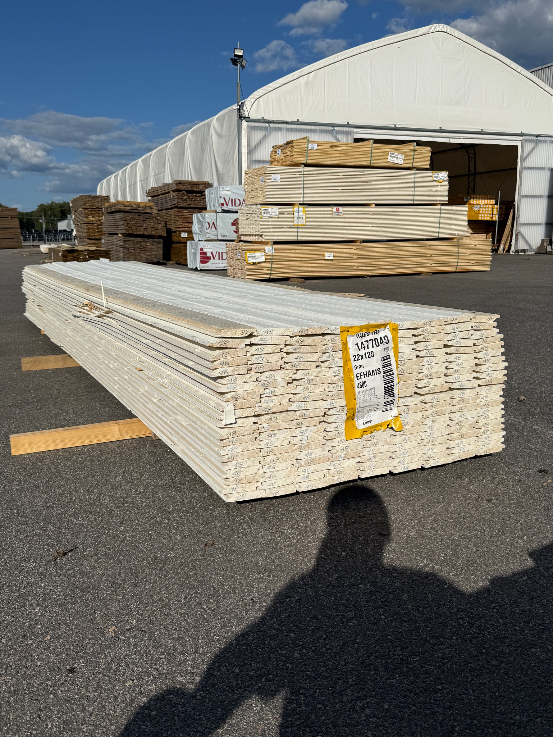 Paket Ytterpanel Enkelfas Halvspont 22×120mm 4,80m 180st Mellanstruken
