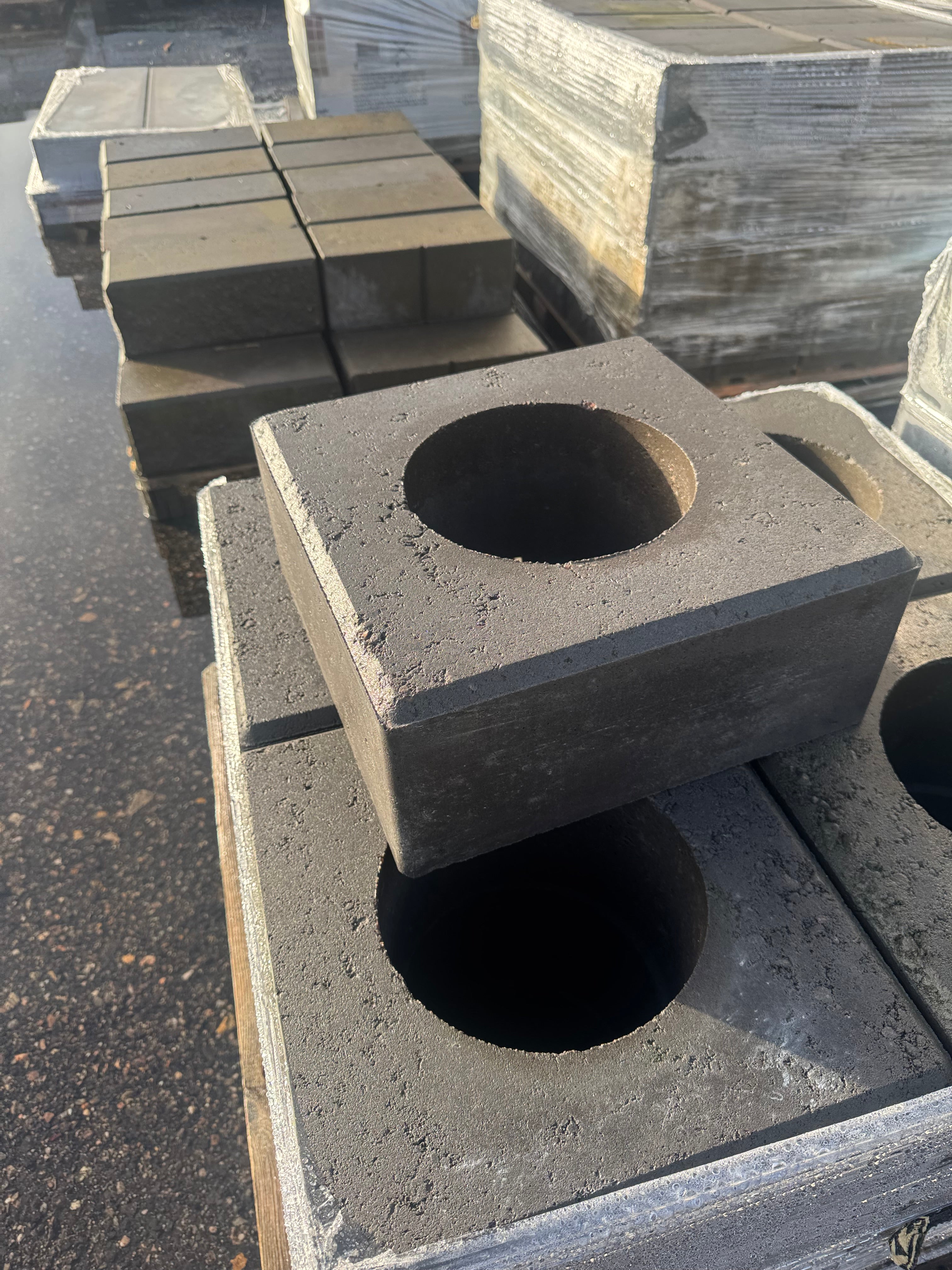 Stolpelement Slät 350x350x150mm – Ø200mm, Grafit