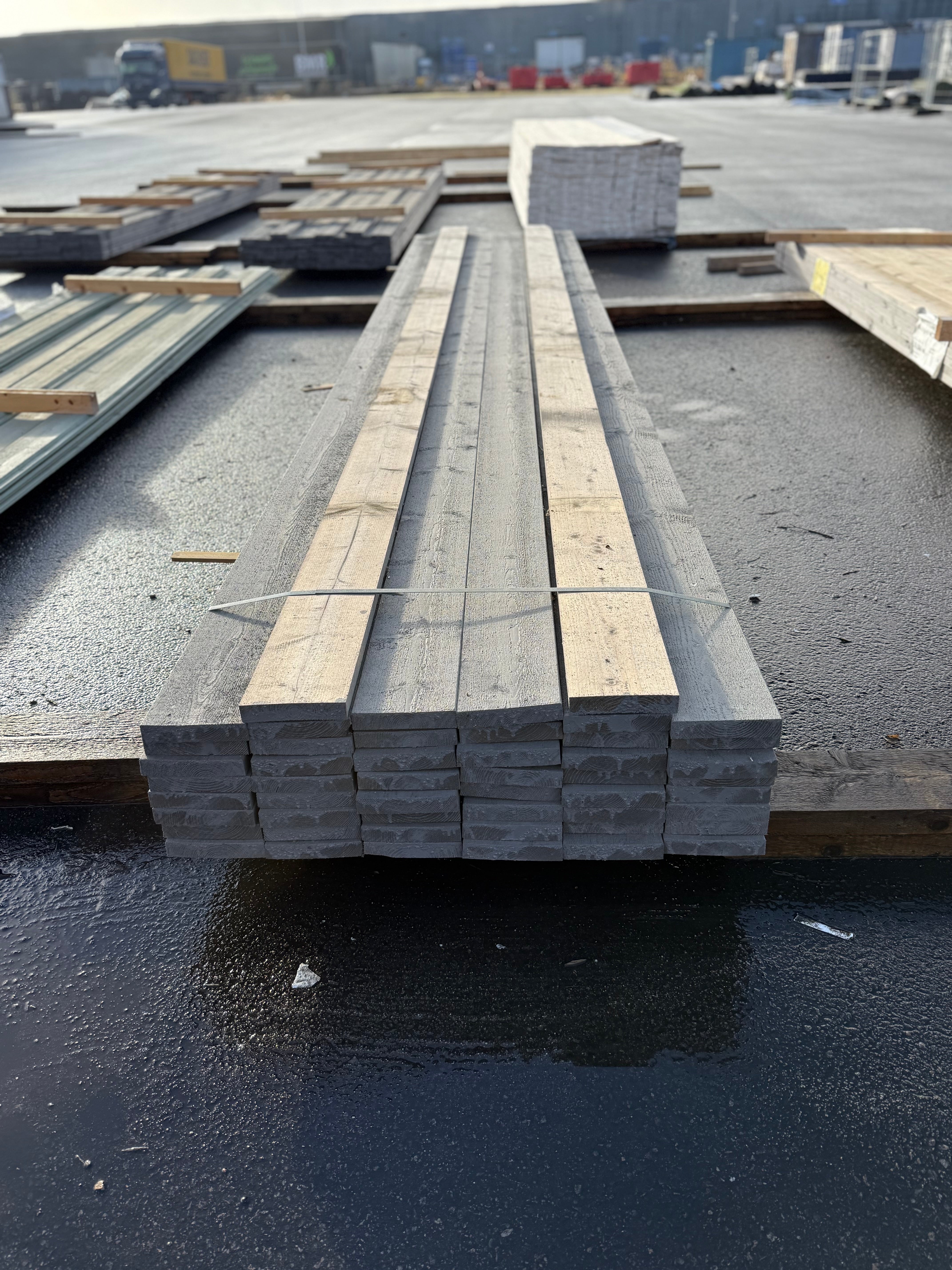 Paket Finsågad Bräda 28x145 mm – 19 st (4,80 m, Målad NCS S 6500-N)