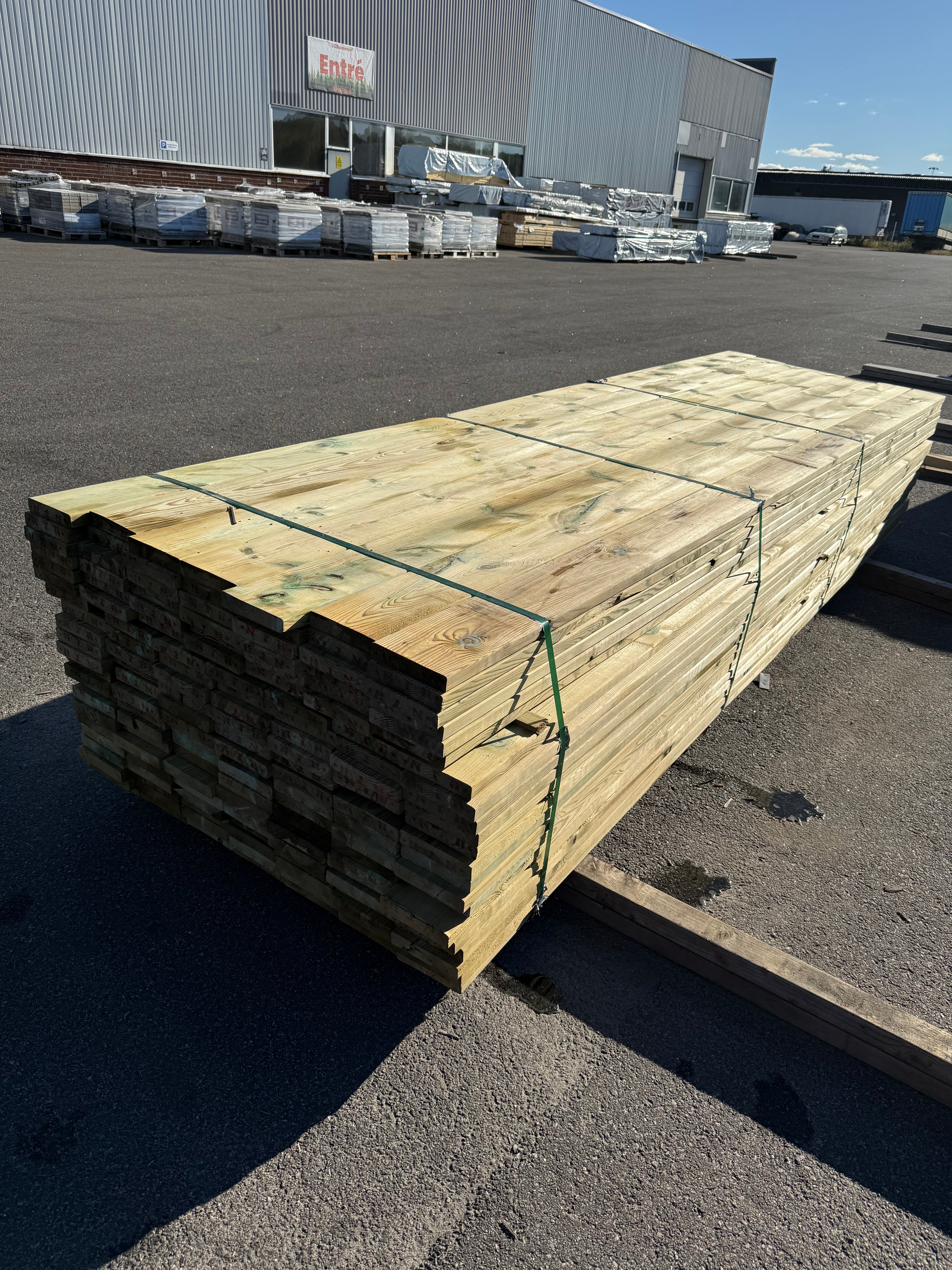 Paket Rillad Trall 28x145mm – 147 st (3,60 m, furu, NTR AB, B-sort)