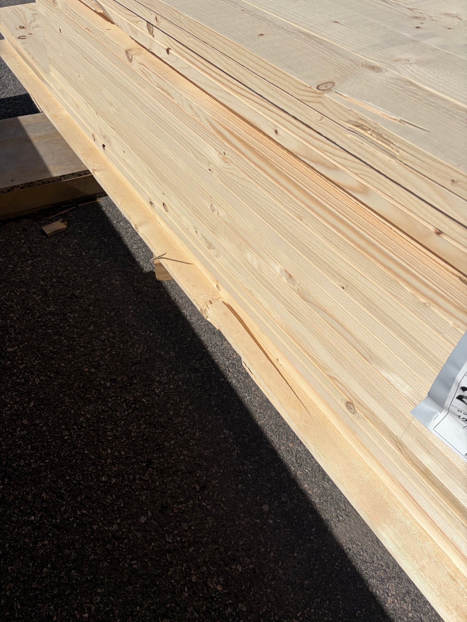 Paket Finsågade Brädor 22x195mm, 130st 3,60–4,20m (Andra sortering)