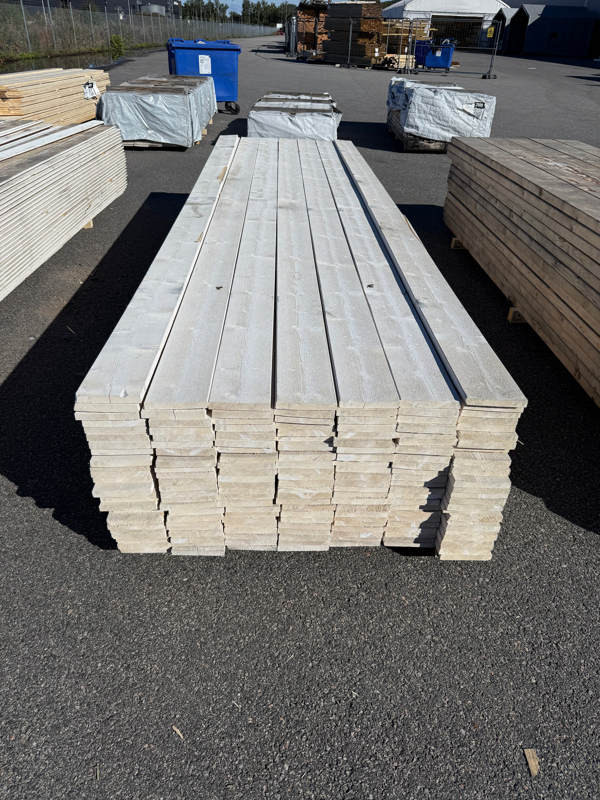 Paket Finsågade Brädor 22x145mm 3,90m 163st Grundmålade