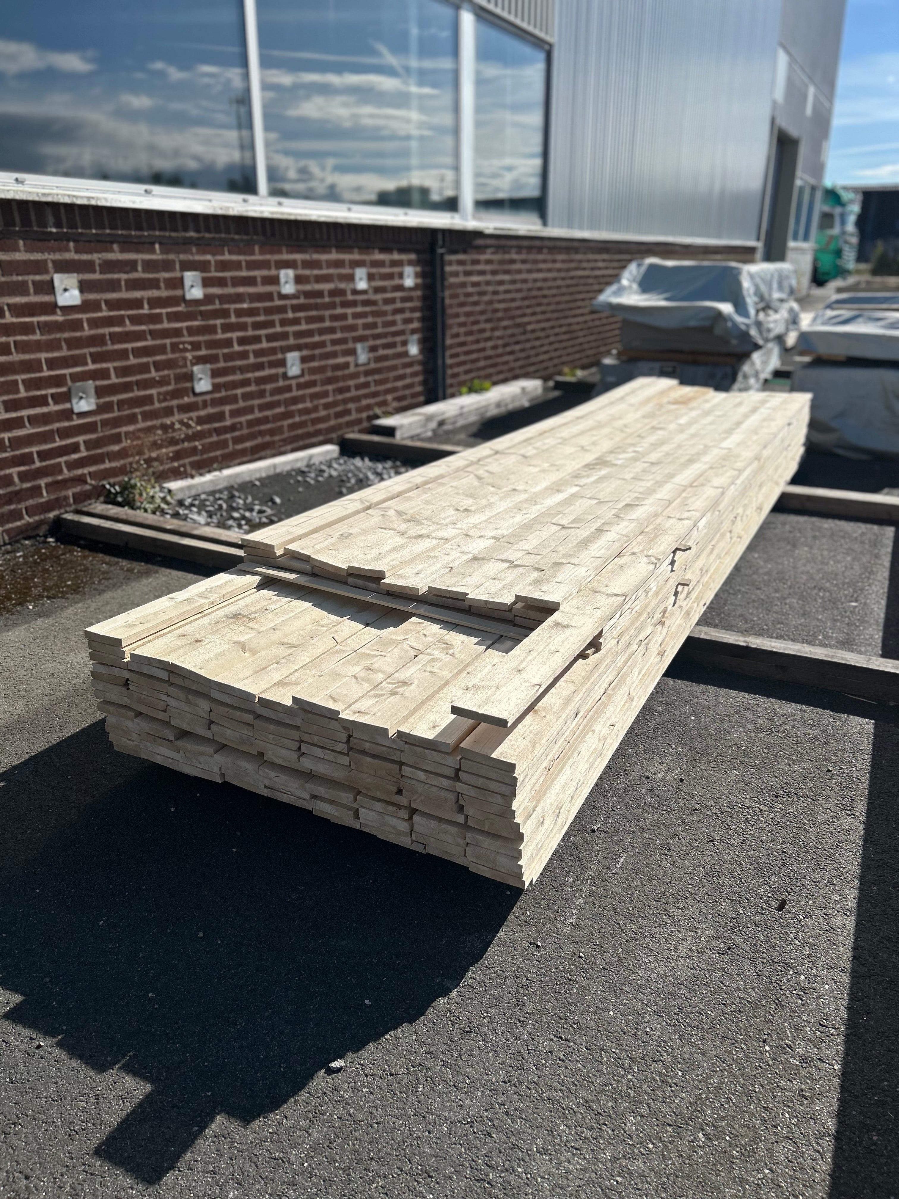 Paket Finsågad Panel 22x120mm 129st 4.20–4.80m – Andra sortering