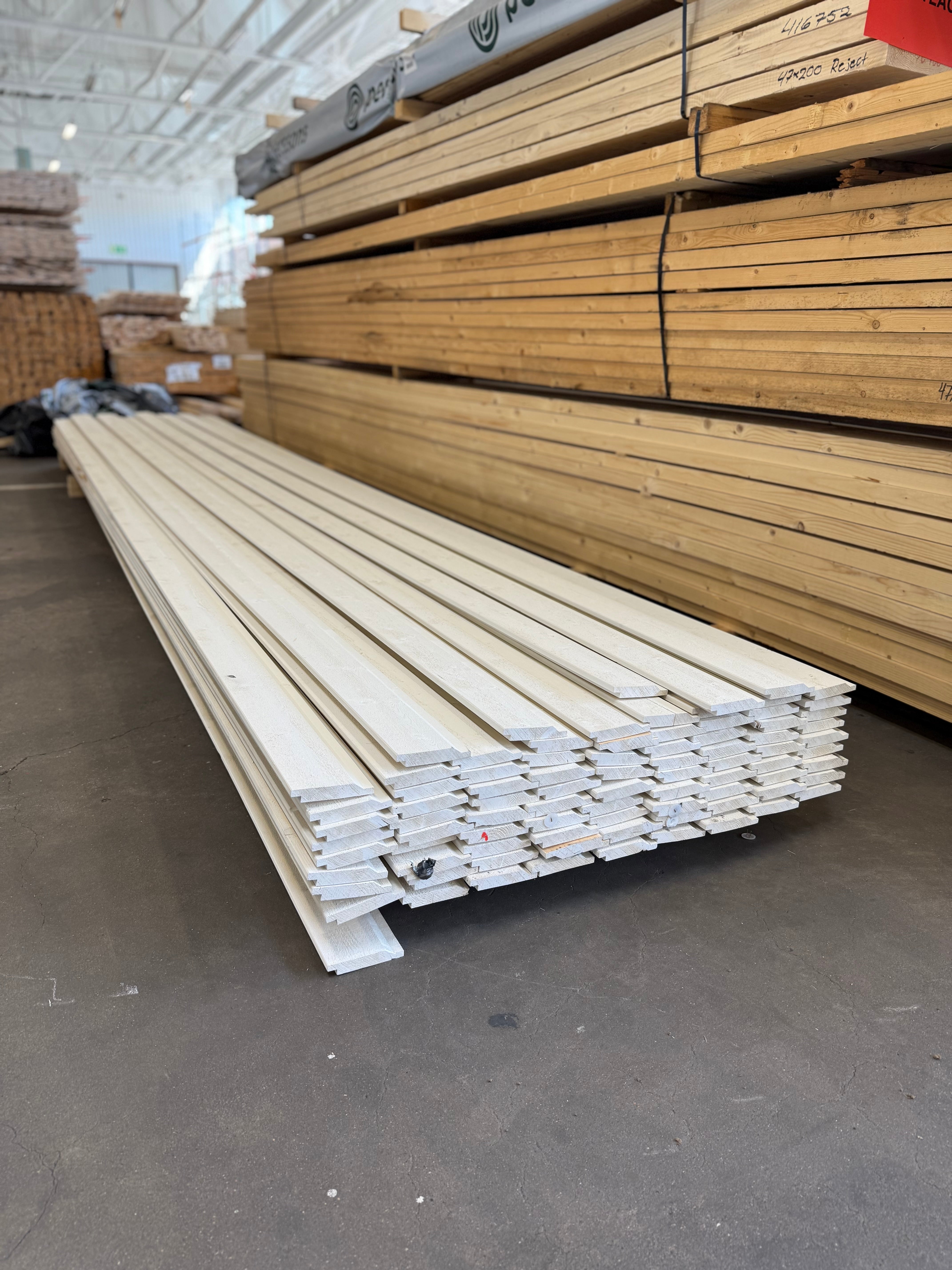 Paket Falsad Enkelfasspont 22x120 mm – 5,40 m – 86 st – Grund + Mellanstruken Vit